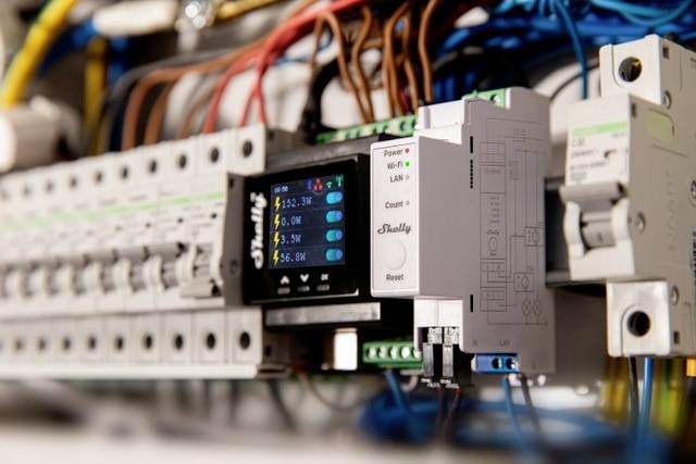 Shelly PRO EM - 50 Compteur de courant Bluetooth, Wi-Fi