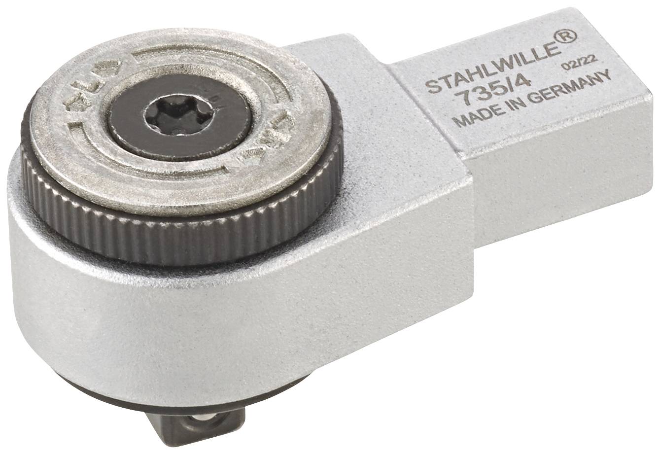 Un adaptateur métallique de Stahlwille, modèle 735/4, portant l'inscription 'Made in Germany'. Utilisé en mécanique.