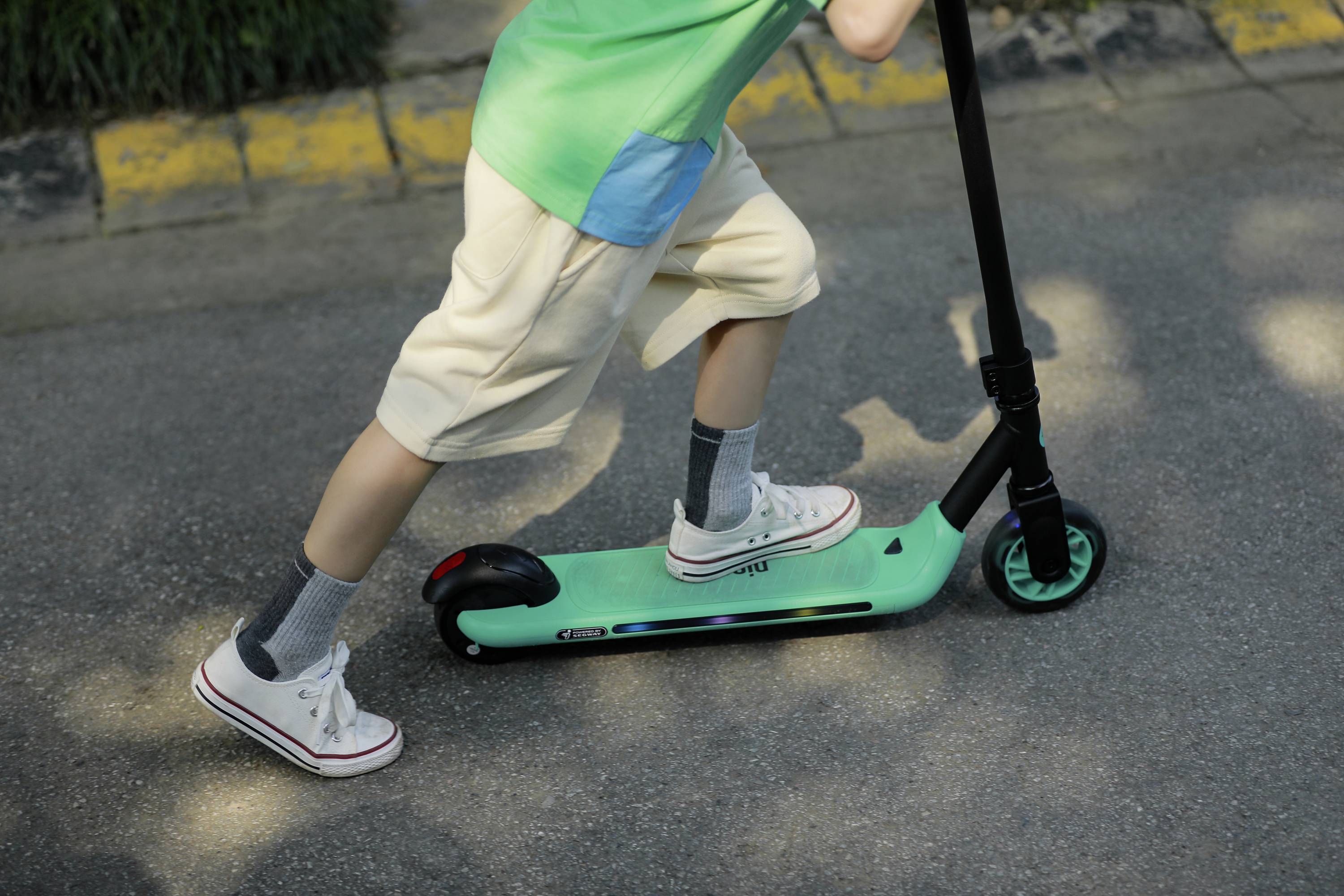 Segway Ninebot ZING A6 Trottinette électrique Li-Ion Autorisation de circulation: Non