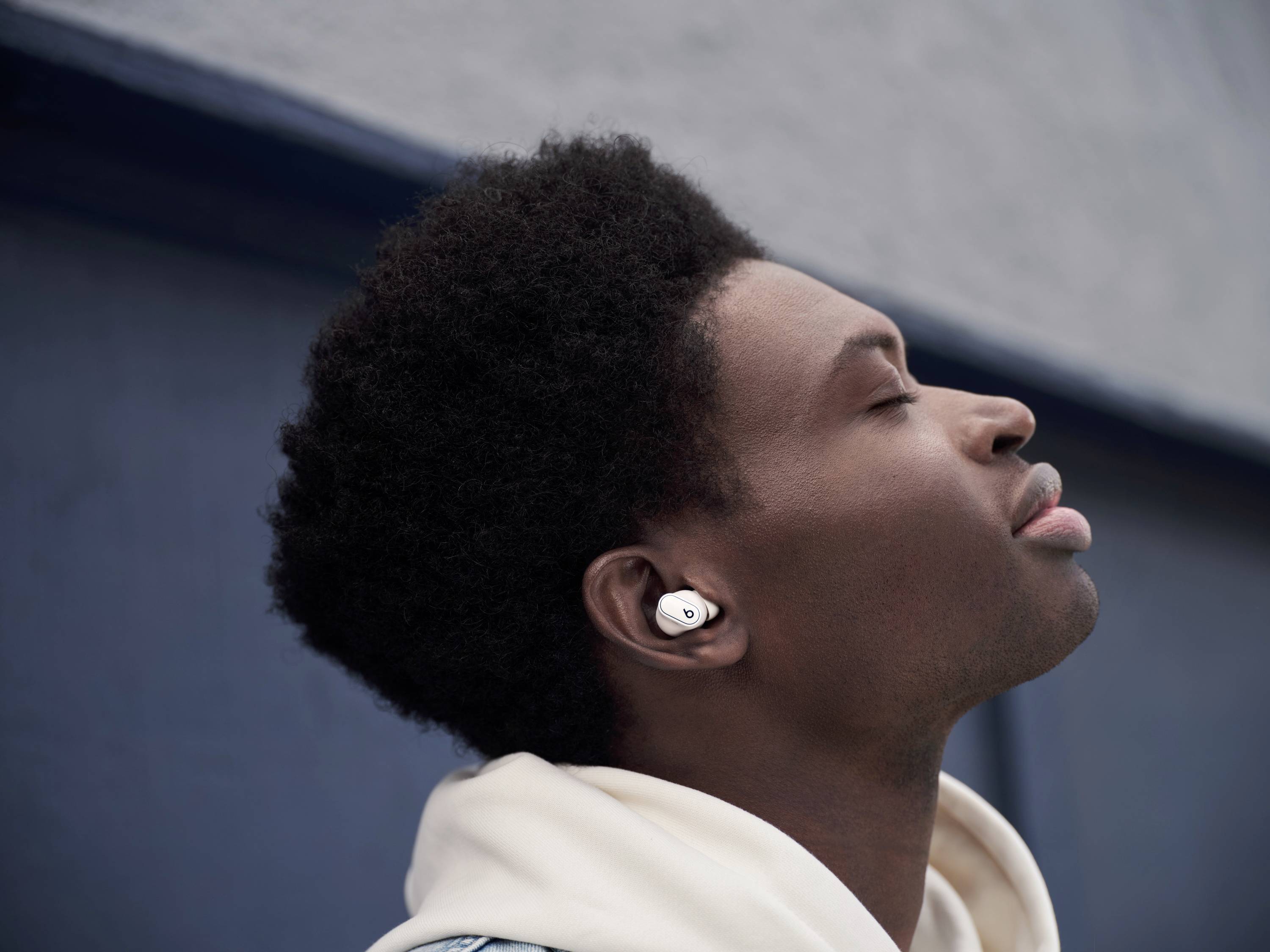 Beats Studio Buds Plus Écouteurs intra-auriculaires Bluetooth Stereo blanc crème Noise Cancelling, Suppression du bruit du