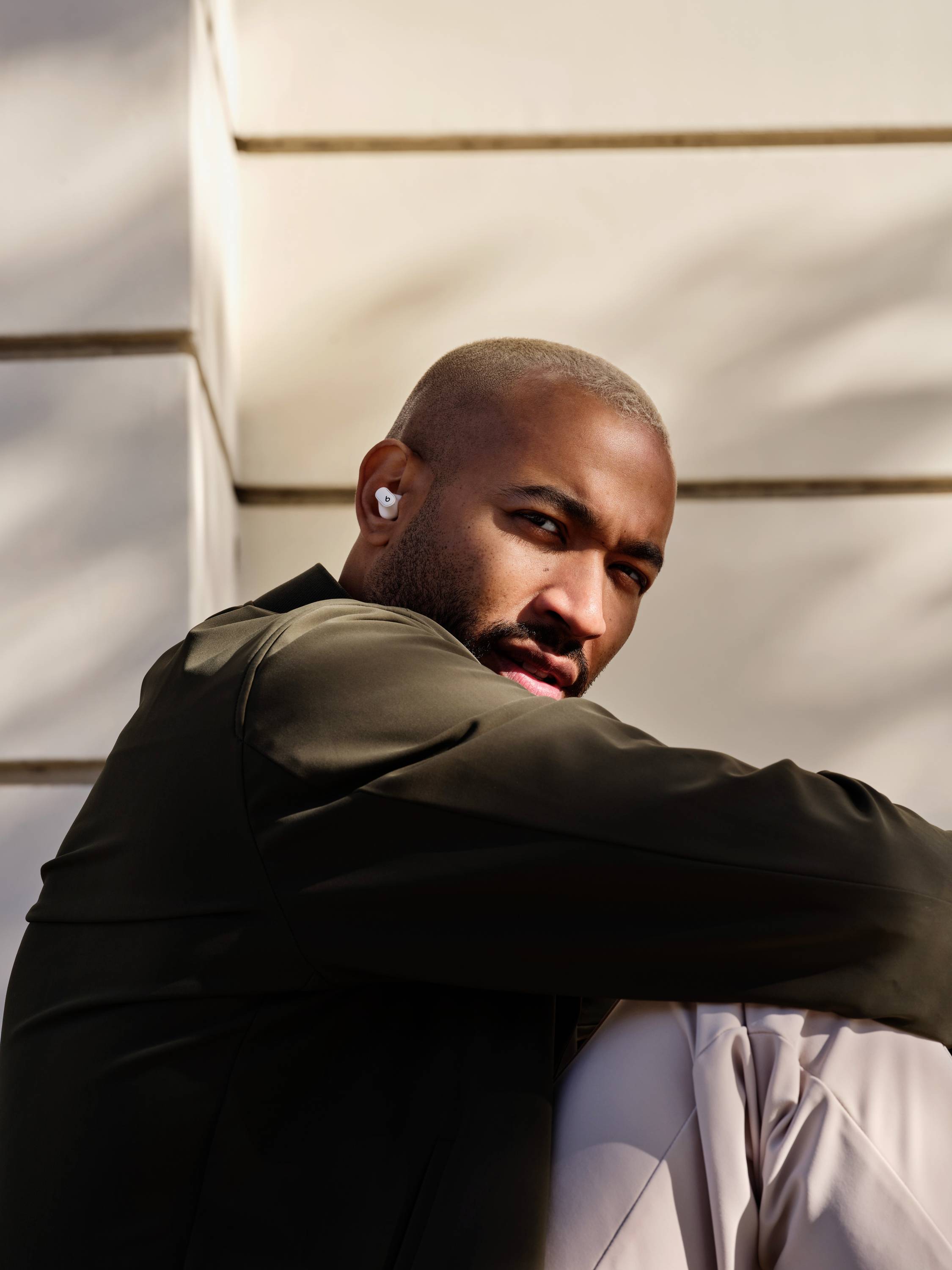 Beats Studio Buds Plus Écouteurs intra-auriculaires Bluetooth Stereo blanc crème Noise Cancelling, Suppression du bruit du