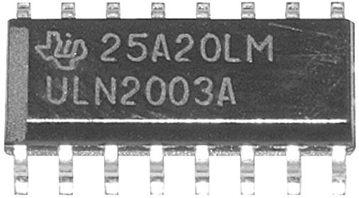Un circuit intégré portant l'inscription '25A20LM' et 'ULN2003A'. Il possède 16 broches et est fréquemment utilisé dans les circuits électroniques.