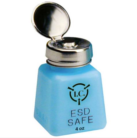 Un conteneur bleu avec un couvercle métallique, étiqueté 'ESD SAFE' et '4 oz', montre la protection contre les décharges électrostatiques.