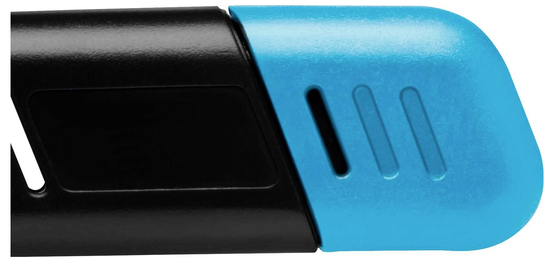 Une clé USB noire avec un capuchon bleu est visible en gros plan.