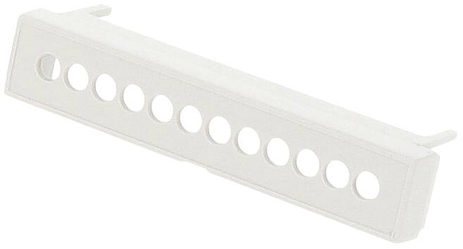 Couvercle en plastique blanc avec dix trous ronds alignés. Sert probablement d'élément de protection ou de raccordement.