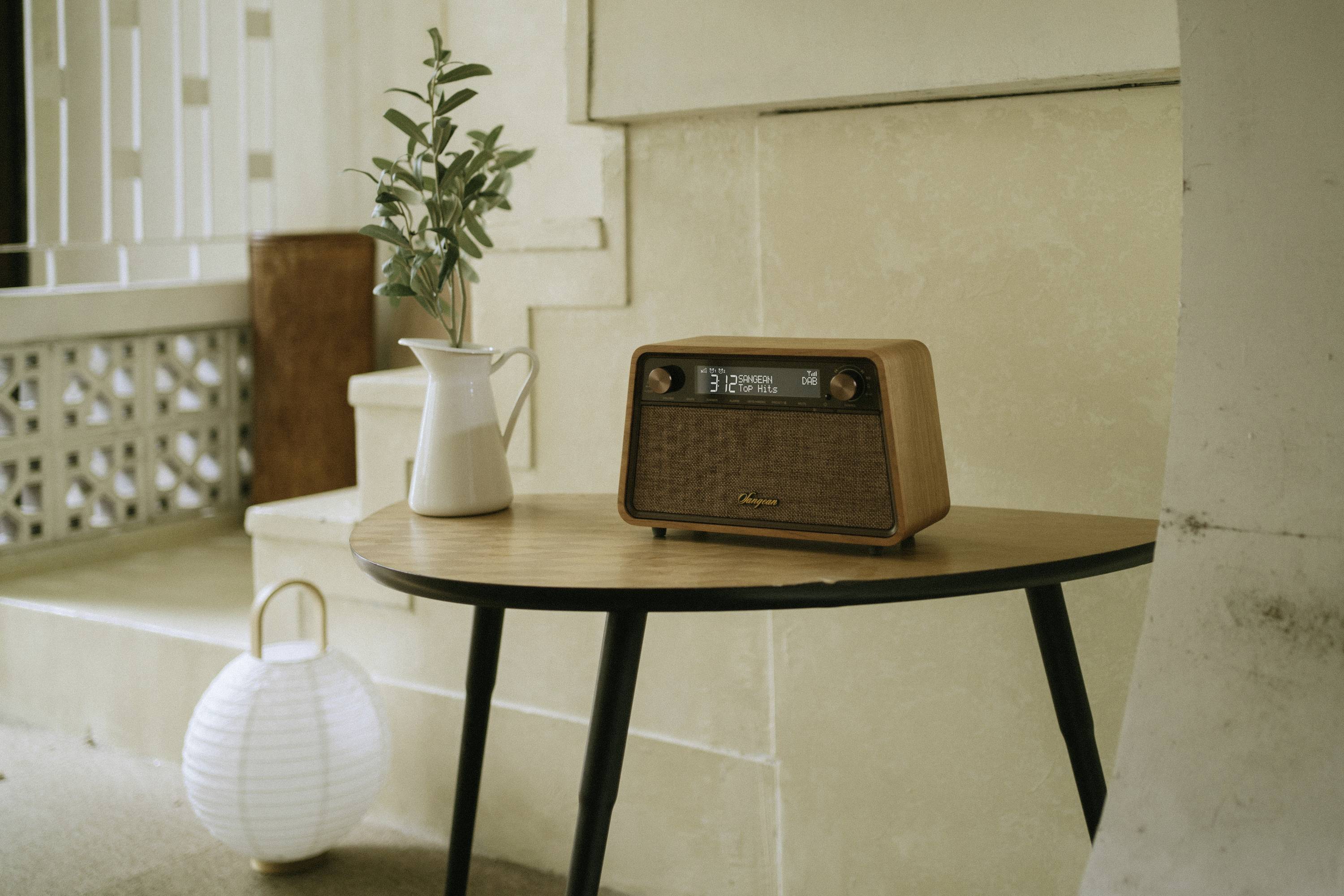 Sangean Premium Wooden Cabinet WR-201 Radio de table DAB+, FM DAB+, Bluetooth, AUX, FM fonction réveil bois