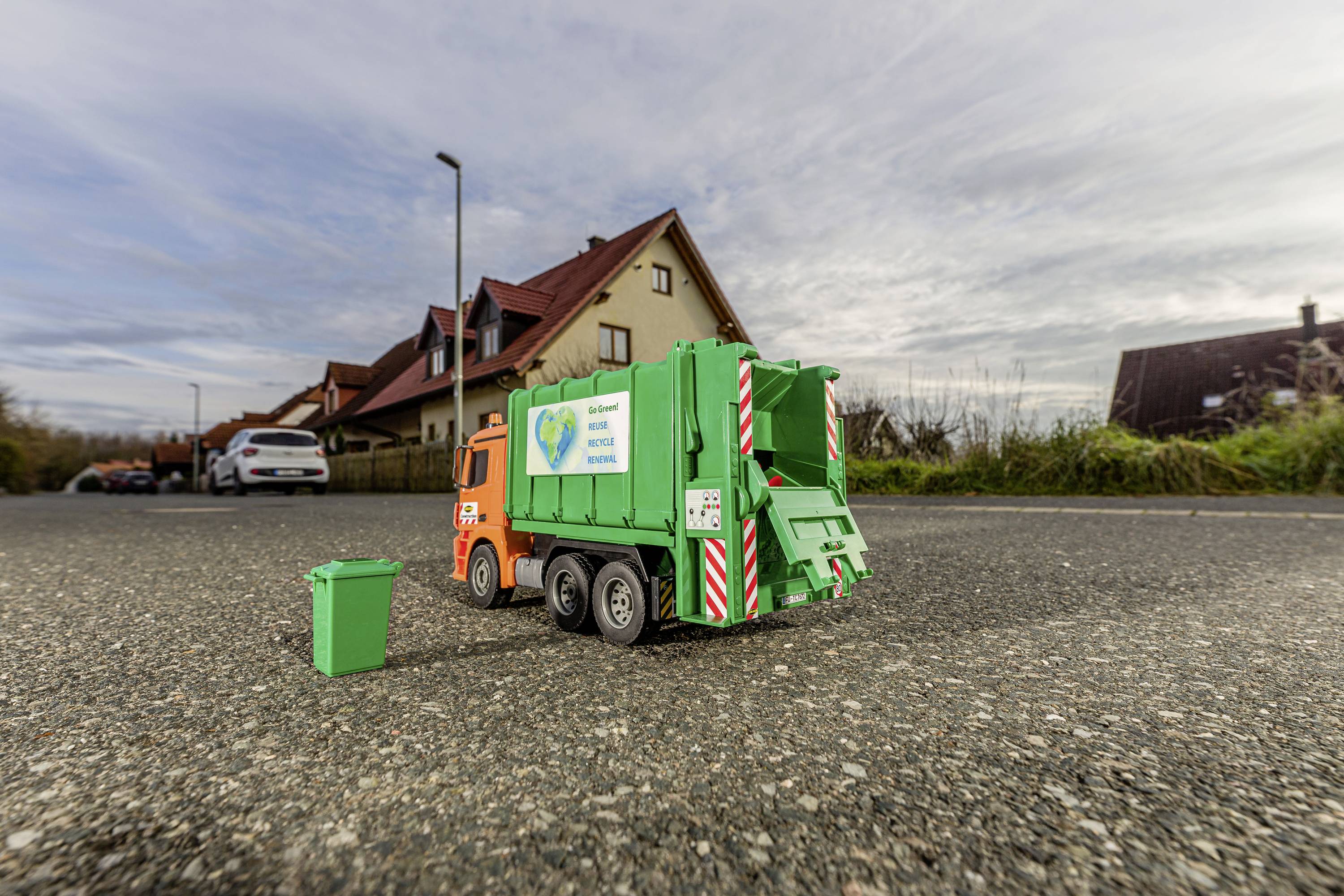 Carson Modellsport Camion à ordures MB Arocs 1:20 Modèle réduit RC débutant Camion