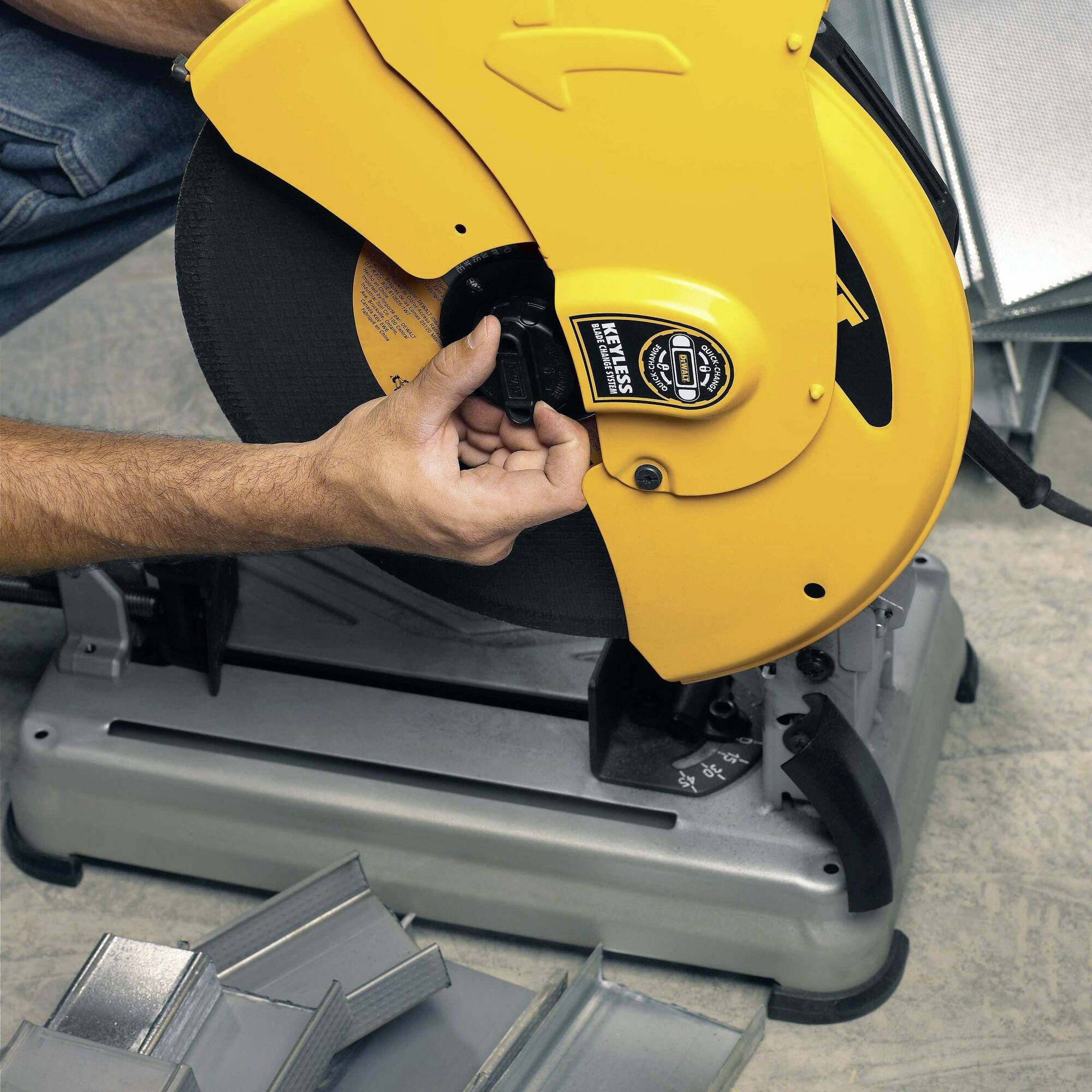 DEWALT Découpeuse à disque