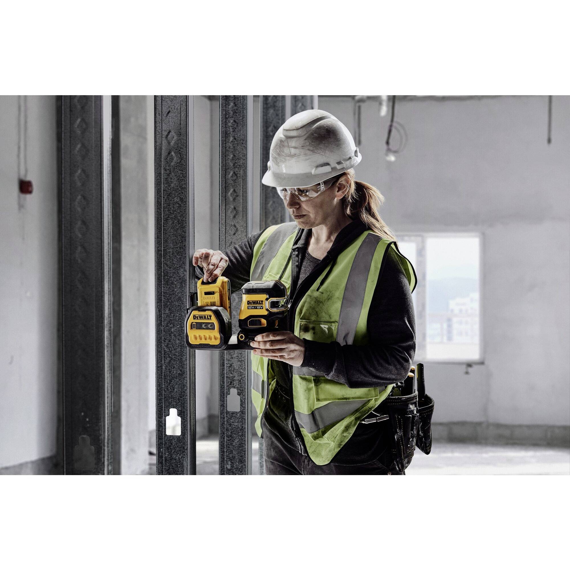 DEWALT DCE825D1G18-QW Laser en croix et à lignes