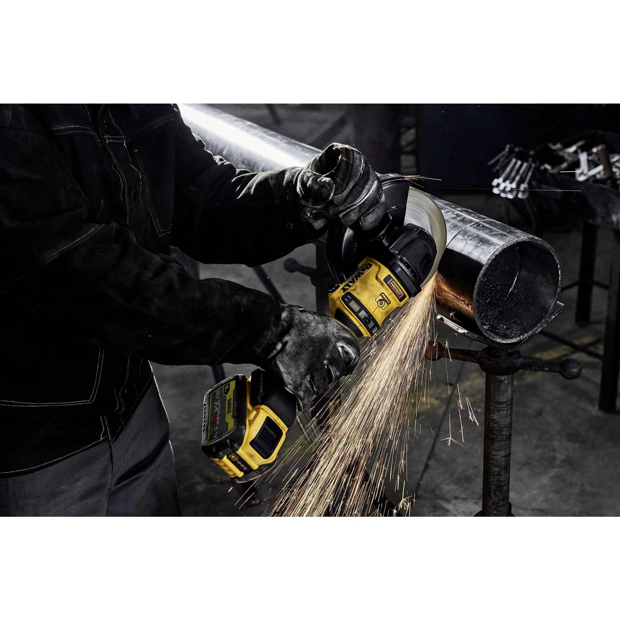 Meuleuse d'angle sans fil DEWALT DCG440N-XJ