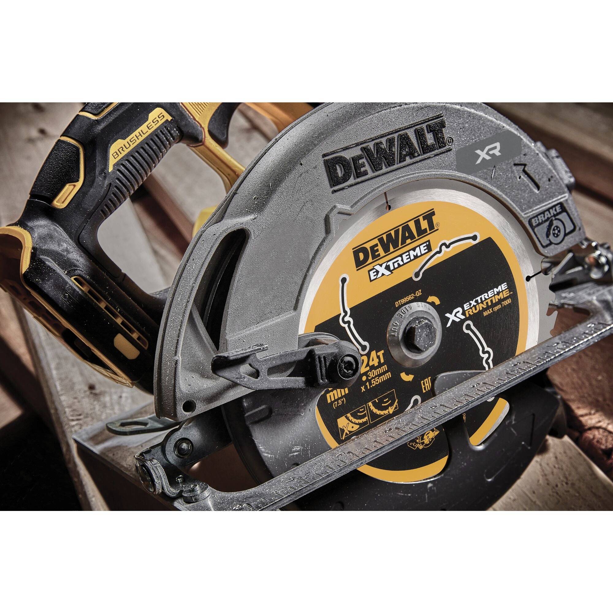 DEWALT Scie circulaire portative sans fil