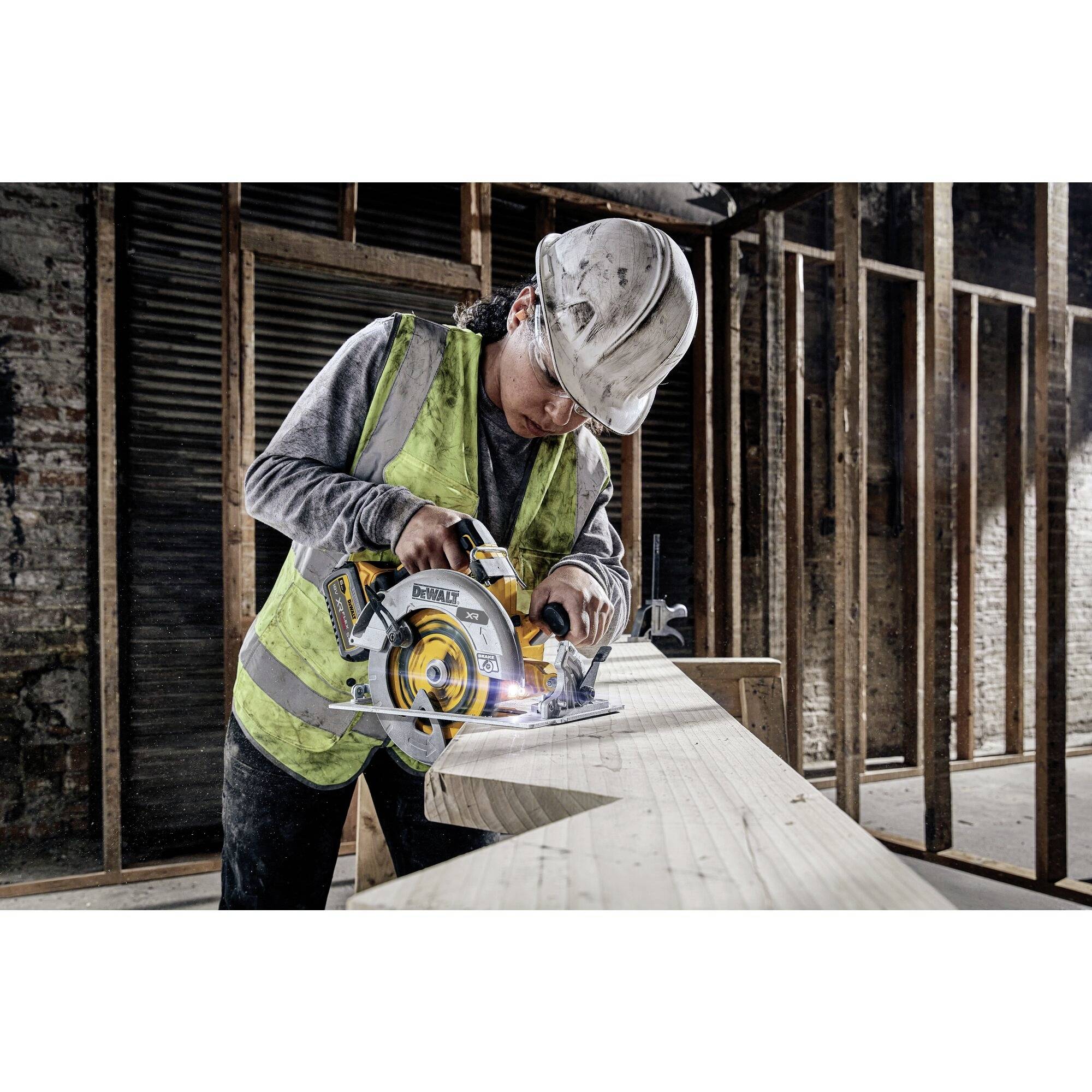 DEWALT Scie circulaire portative sans fil