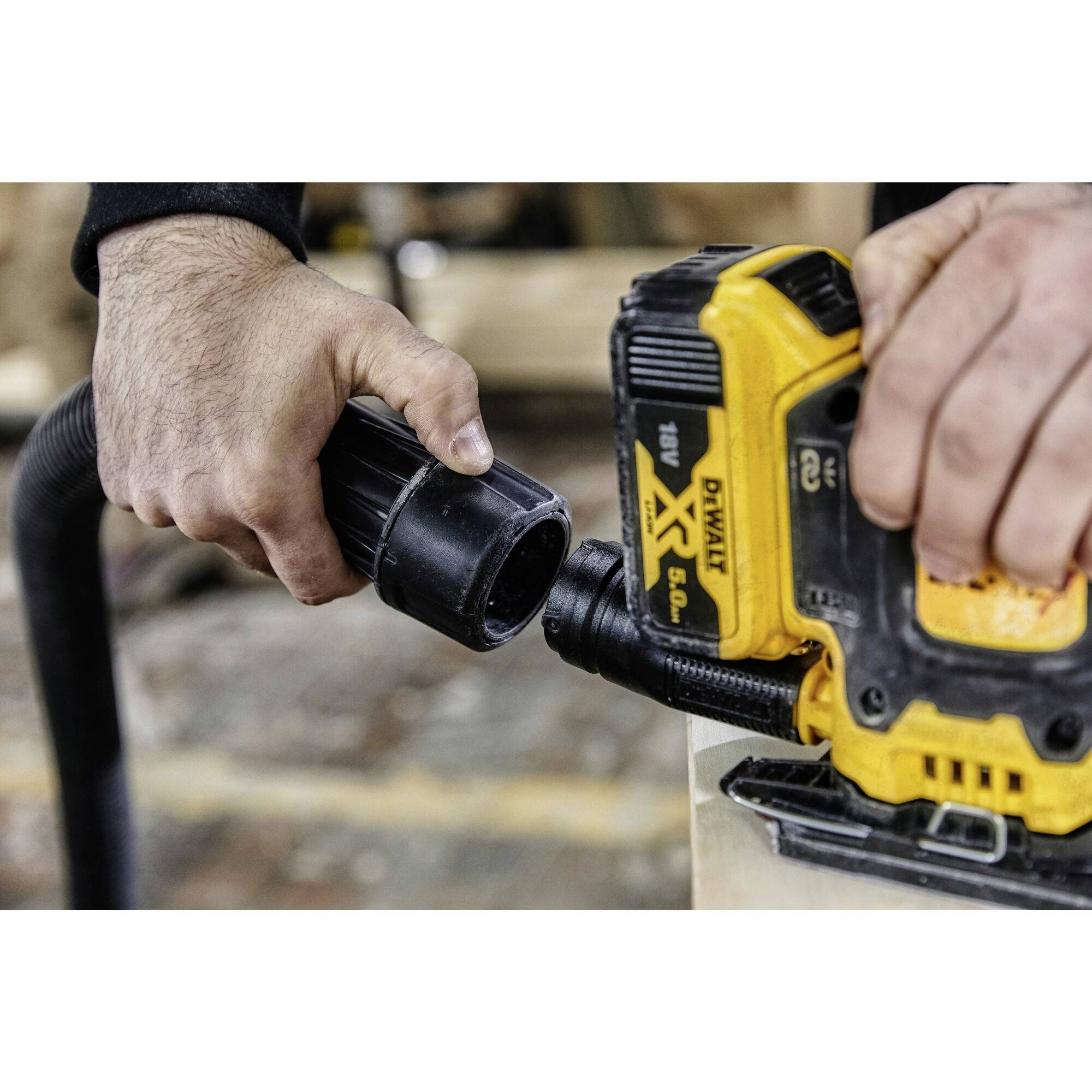 DEWALT DCW200NT-XJ Ponceuse vibrante sans fil