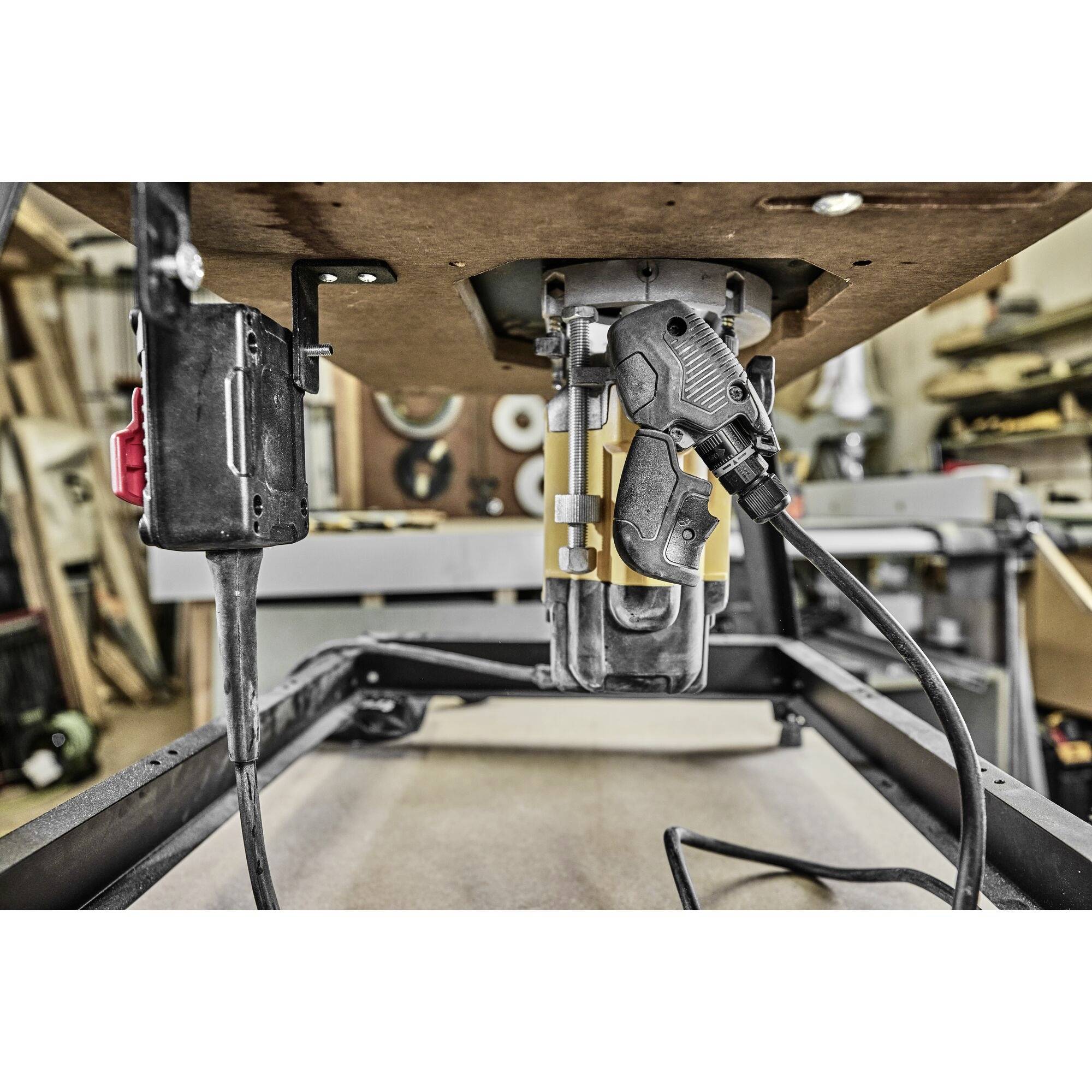 DEWALT Défonceuse DWE627KT-QS