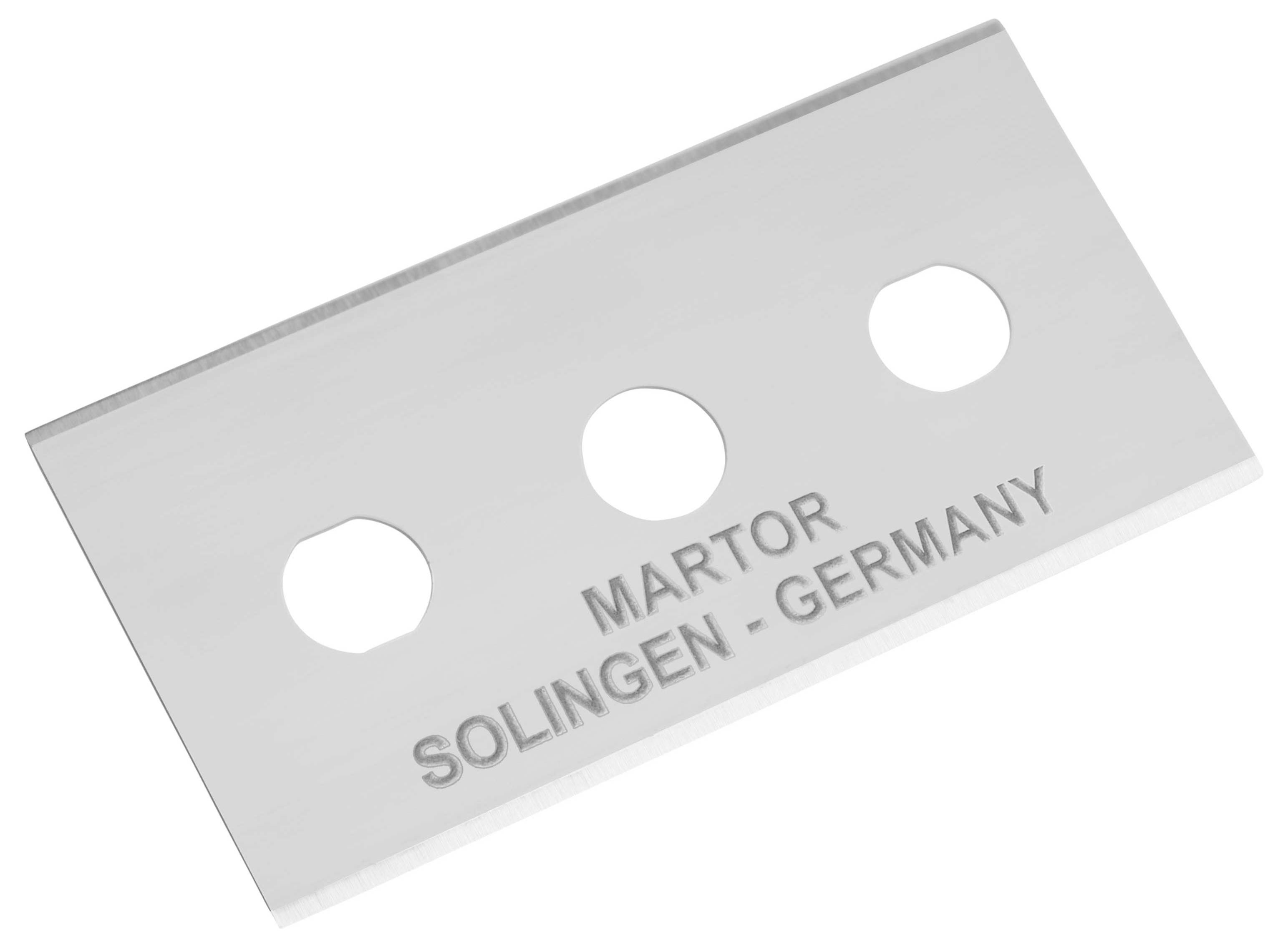 Lame de rasoir portant l'inscription 'MARTOR SOLINGEN - GERMANY' avec trois grandes ouvertures perforées, adaptée à certains outils de coupe.