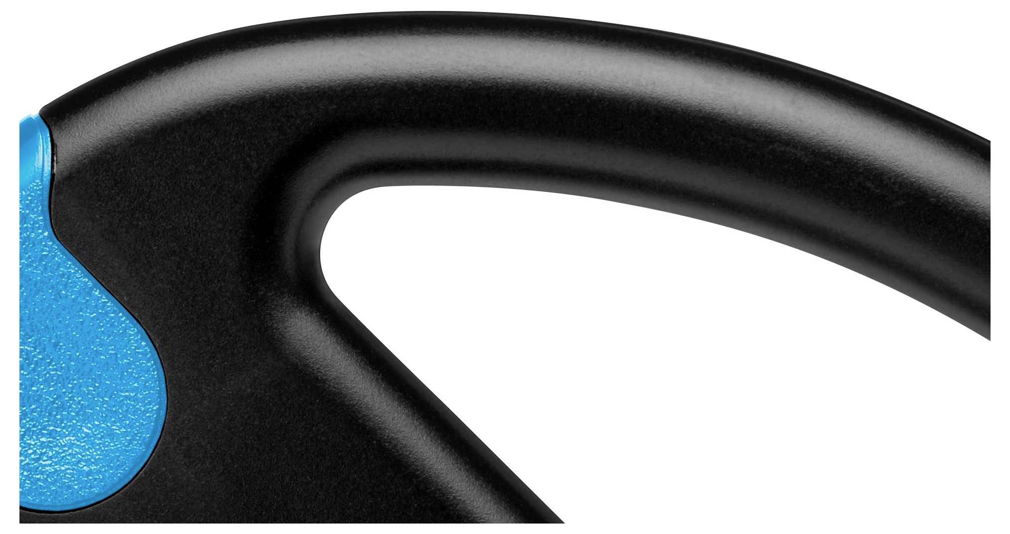 Gros plan sur une poignée en plastique noir avec un détail bleu, probablement une partie d'un outil ou d'un appareil.