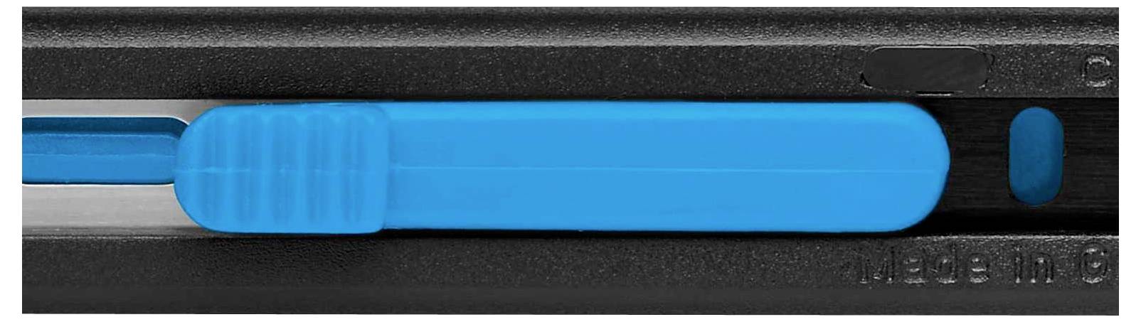 Gros plan d'un couteau utilitaire noir avec une lame bleue.