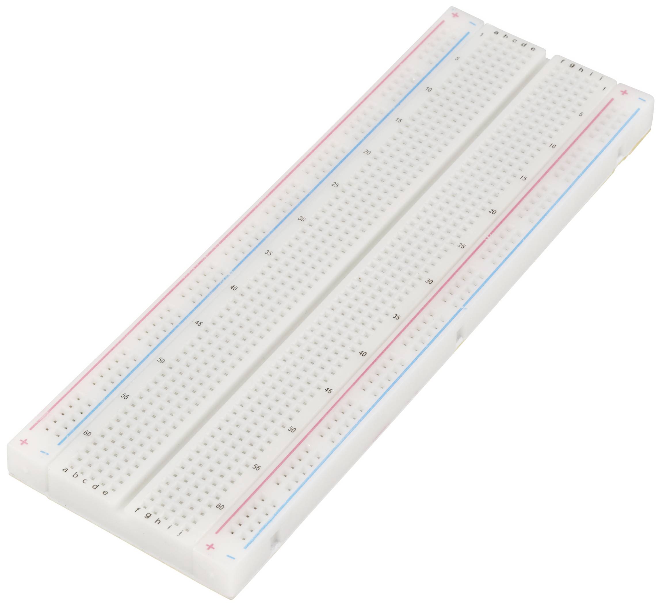 Une plaquette d'expérimentation blanche avec des lignes bleues et rouges pour le développement de circuits. Elle comporte de nombreuses rangées de connexions pour les composants électroniques.