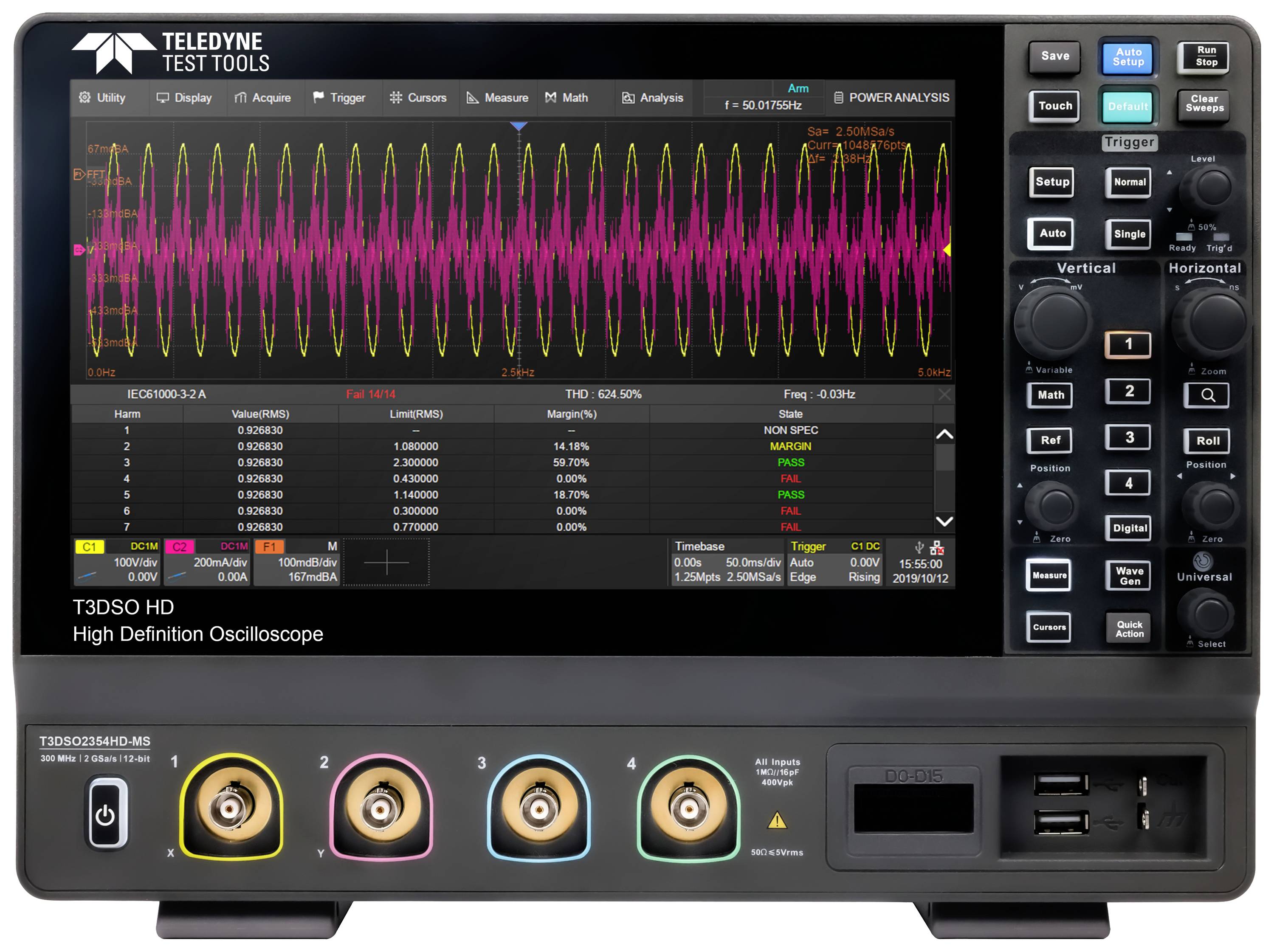 Un oscilloscope numérique avec un écran affichant une courbe sinusoïdale rose. À côté du diagramme, des valeurs de mesure et des paramètres sont visibles.