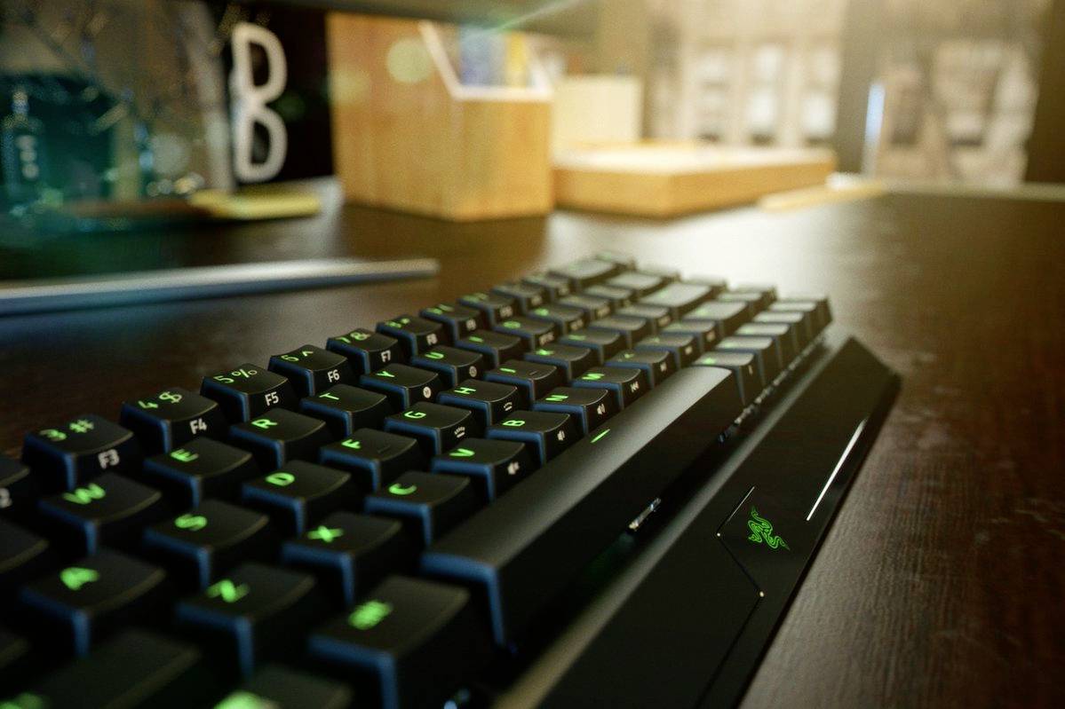 RAZER BlackWidow V3 Mini HyperSpeed Bluetooth, radio, filaire Clavier de gaming allemand, QWERTZ noir câble amovible, éclairé