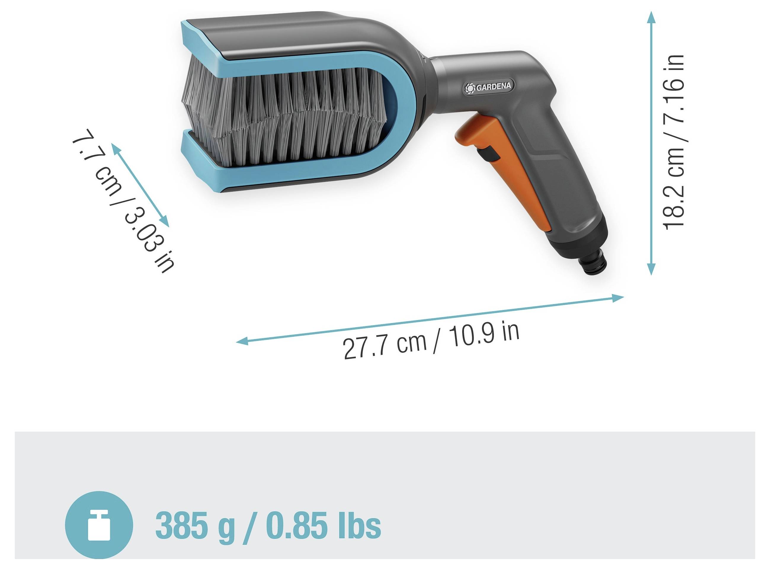 Brosse de nettoyage haute pression « Gardena » avec poignée ergonomique, gachette orange et soies grises. Dimensions : 27,7 cm x 18,2 cm. Poids : 385 g (0,85 lb).