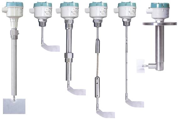 Plusieurs capteurs industriels à aubes rotatives pour la mesure de niveau dans des conteneurs, présentés dans différentes configurations et dimensions.