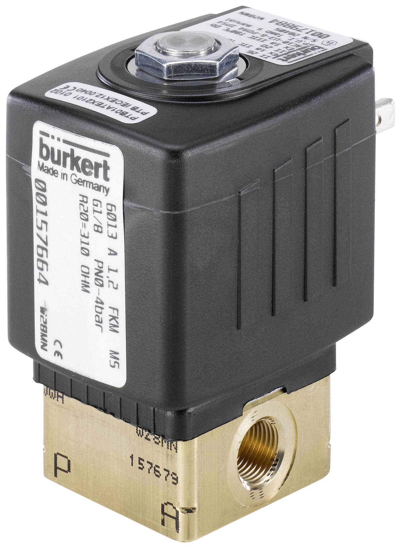 Une vanne électromagnétique Bürkert avec raccord métallique et boîtier noir. Étiquette indiquant le numéro de modèle et les informations du fabricant.