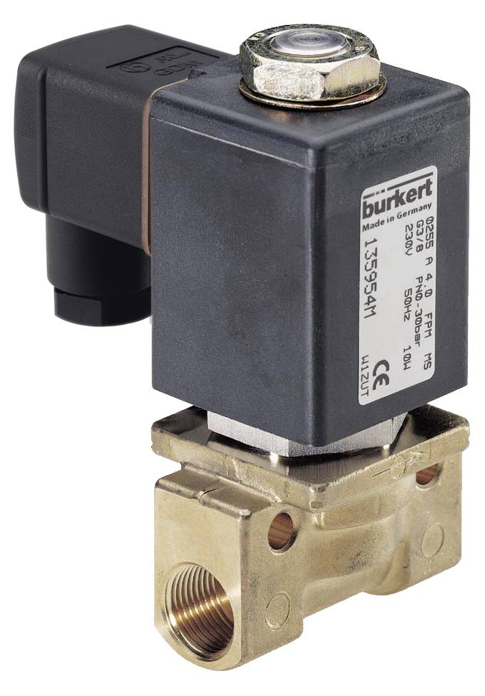 Une électrovanne Bürkert, modèle 0355, avec un raccordement métallique et un boîtier noir, pour le contrôle des liquides et des gaz.