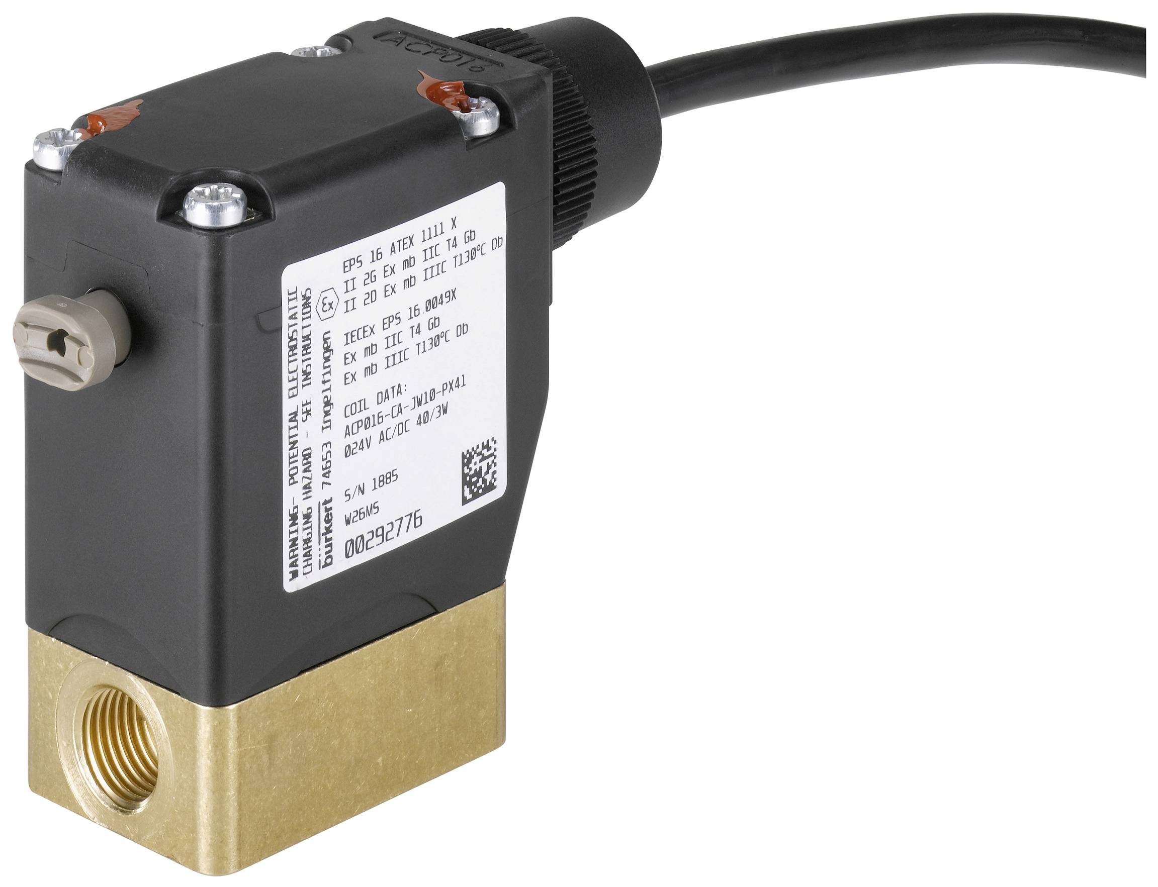 Un interrupteur électrique avec boîtier noir et raccordement en laiton ; l'étiquette affiche les spécifications techniques et les certifications.