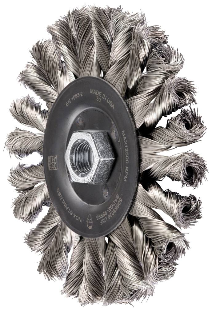 Brosse métallique à fils torsadés, adaptée au nettoyage intensif des surfaces métalliques, vue médiane.