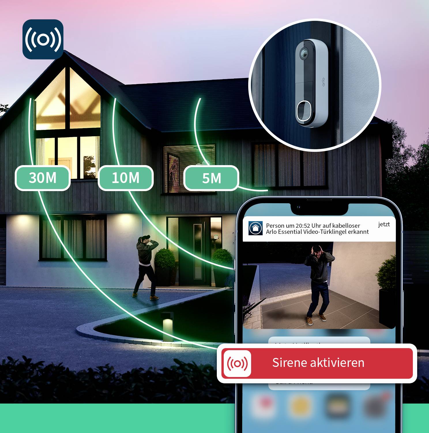 Une maison moderne de nuit, éclairée. Une caméra de sécurité détecte une personne. Une notification sur smartphone invite à l'activation de la sirène.