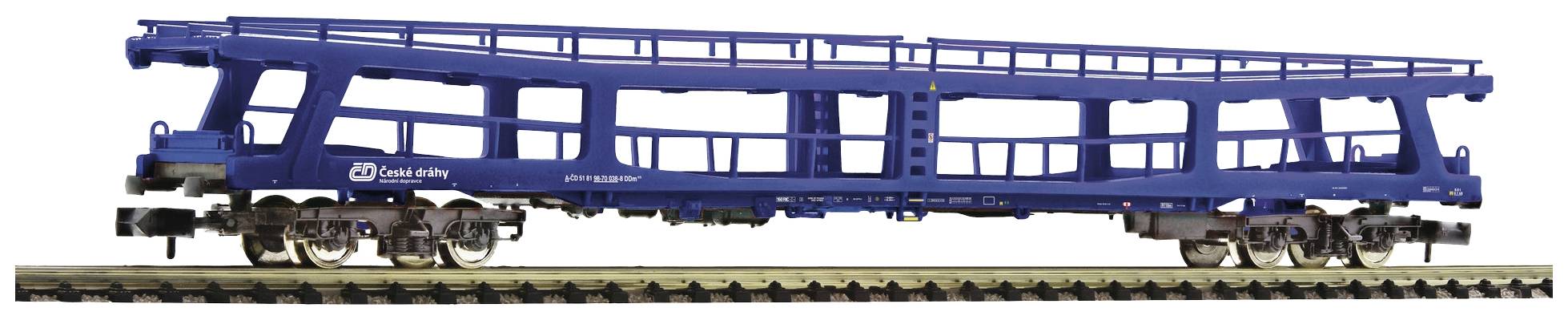 Un wagon de marchandises bleu ouvert est stationné sur les voies. Le wagon est spécialement conçu pour le transport de véhicules.