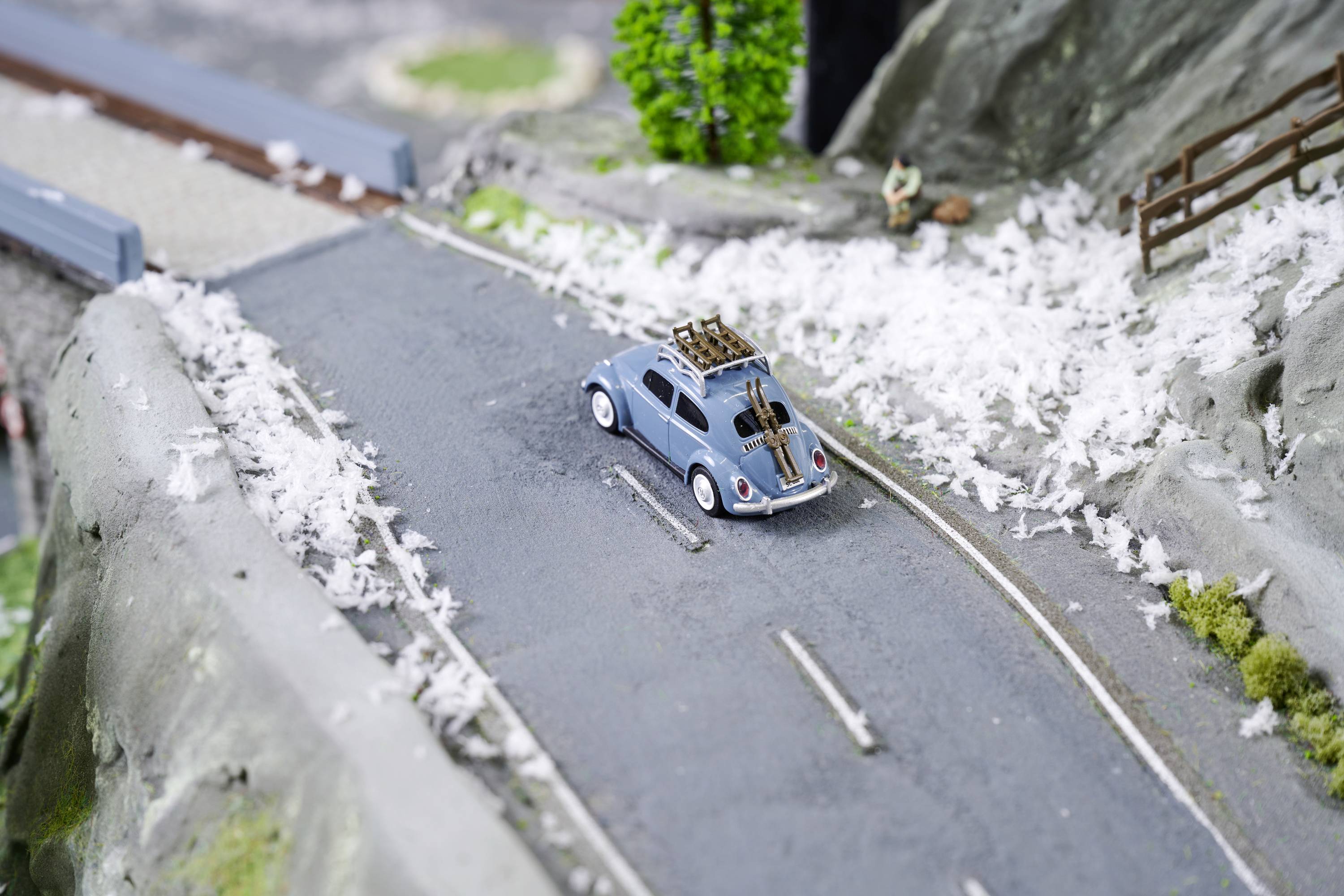 Carson Modellsport 500504149 VW Käfer Wintersport 1:87 Auto RC électrique Voiture de tourisme