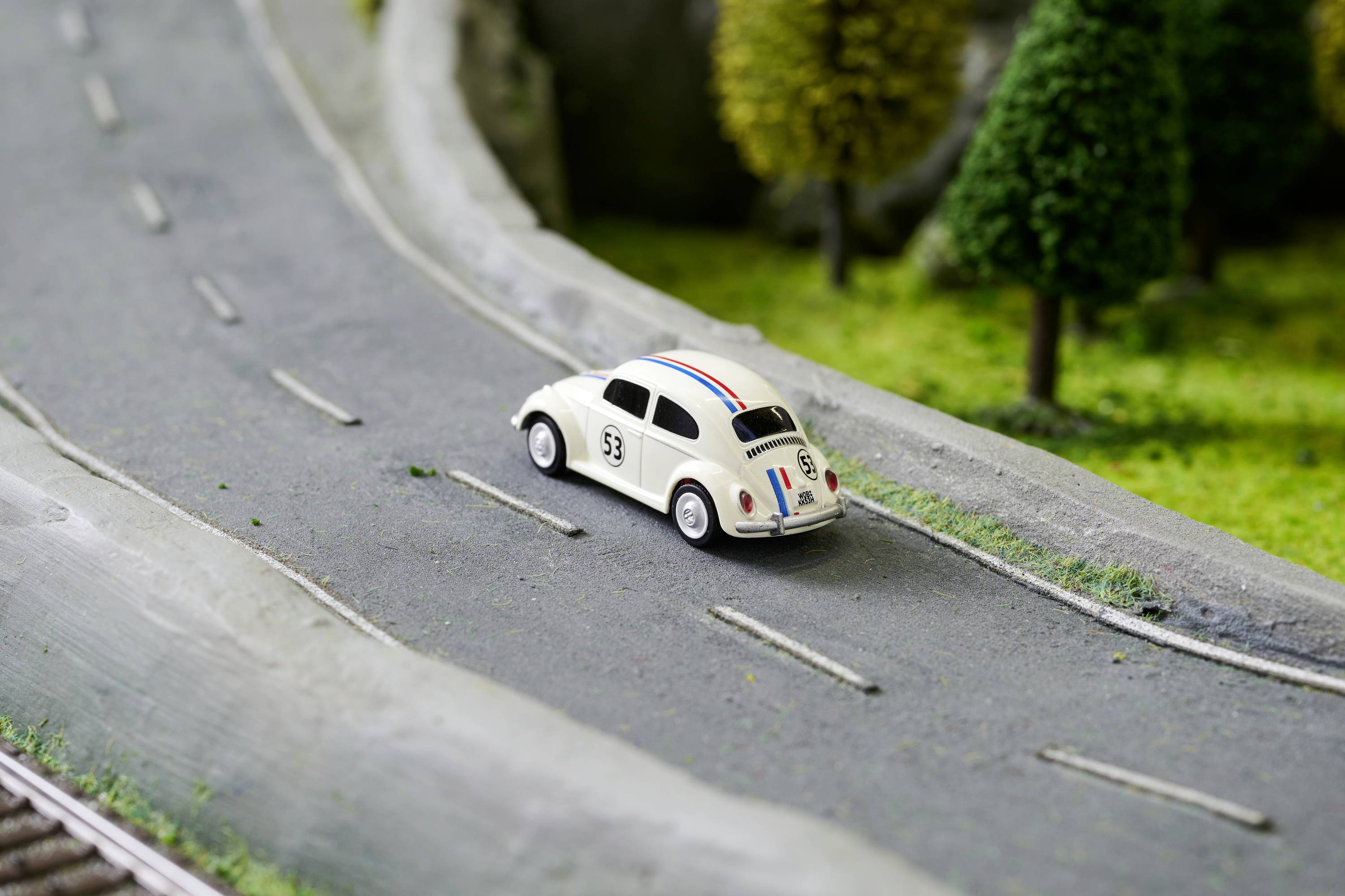 Carson Modellsport 500504153 VW Beetle Rallye 1:87 Auto RC électrique Voiture de tourisme avec accu, chargeur et piles pou