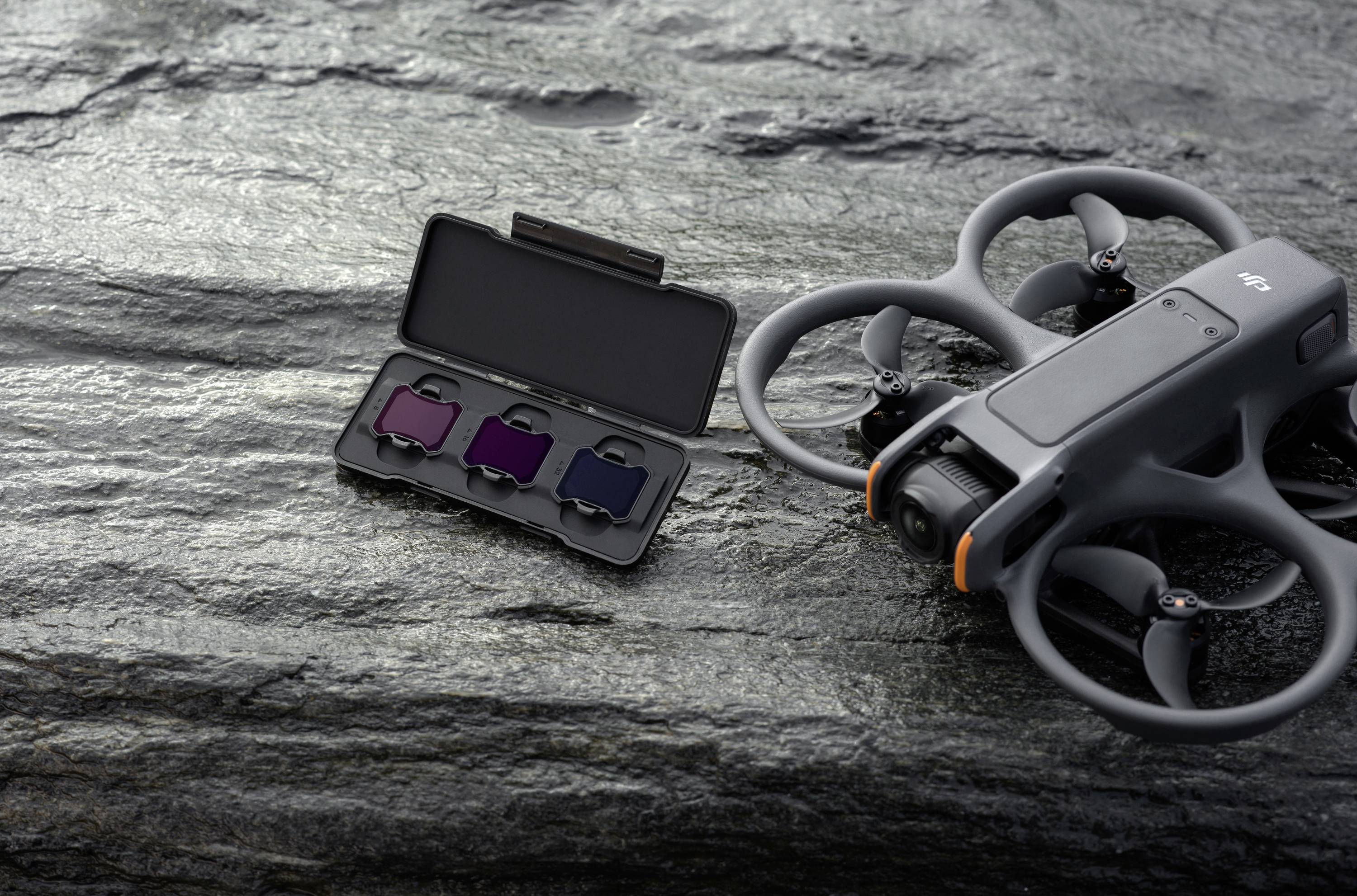 DJI Avata 2 Fly More Combo 1 Battery Drone de course prêt à voler (RtF) pilotage en immersion (FPV)