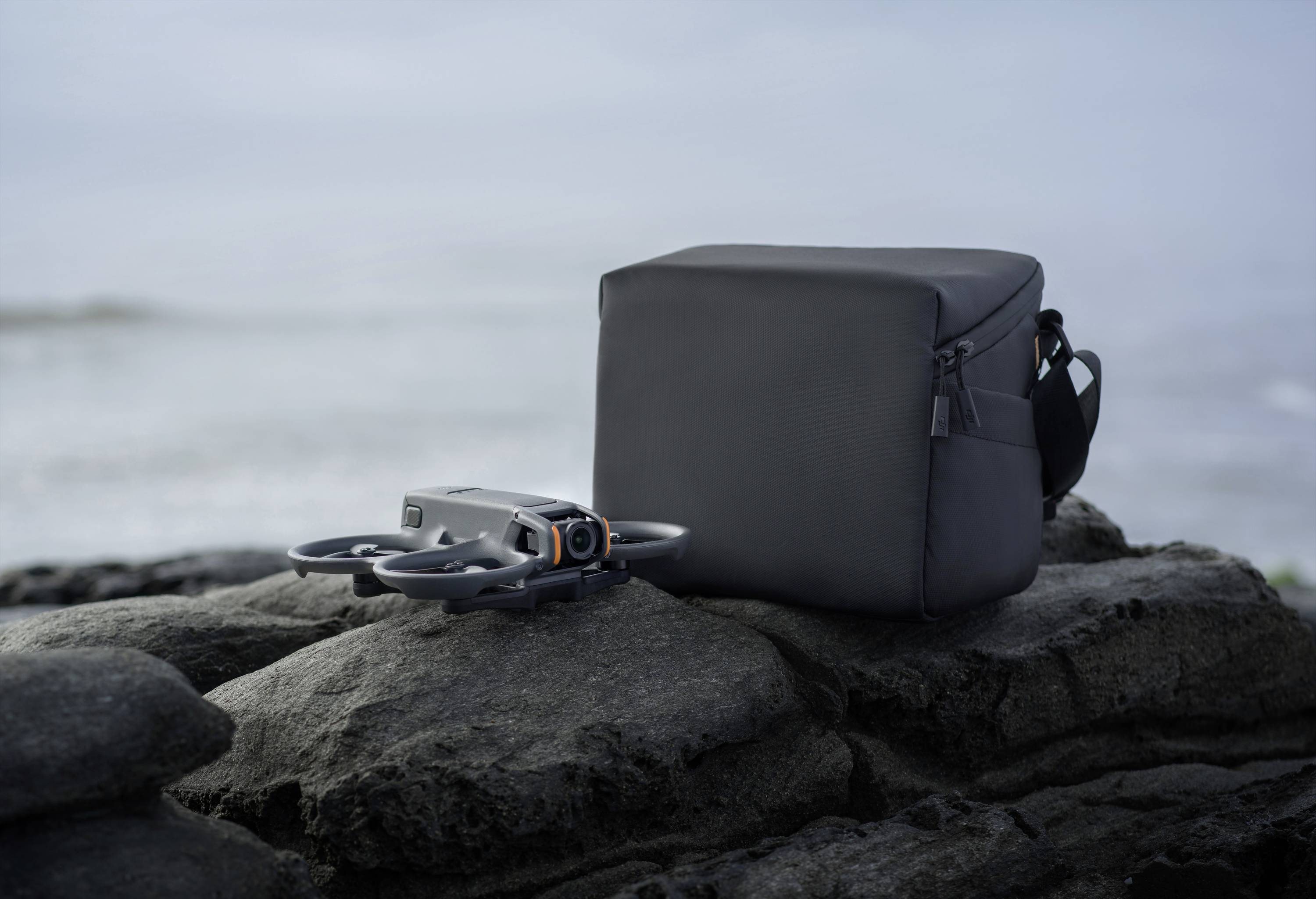 DJI Avata 2 Fly More Combo 1 Battery Drone de course prêt à voler (RtF) pilotage en immersion (FPV)