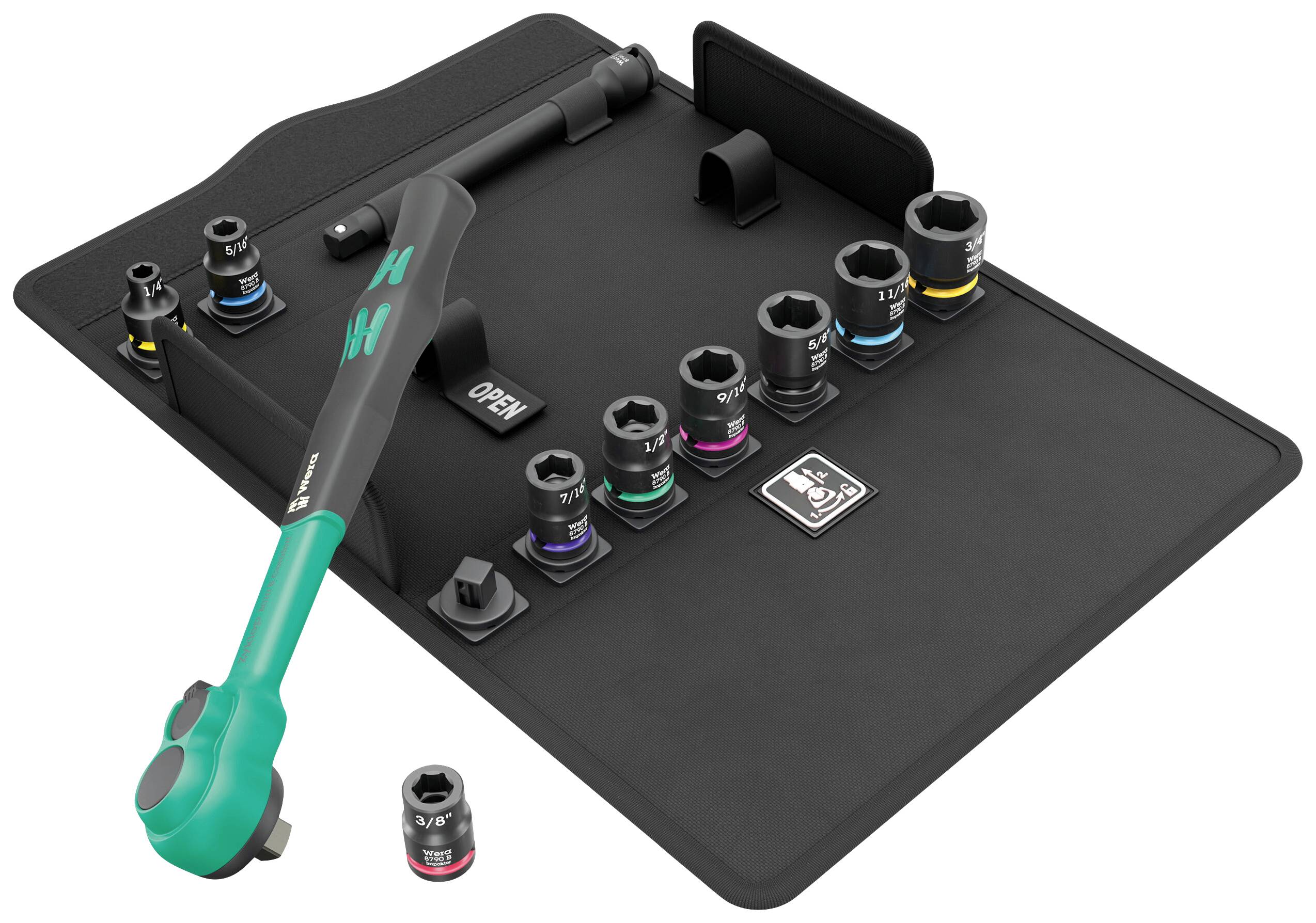 Jeu de clés à douilles et de clés, avec des douilles codées par couleur, disposé de manière compacte sur un tapis noir.