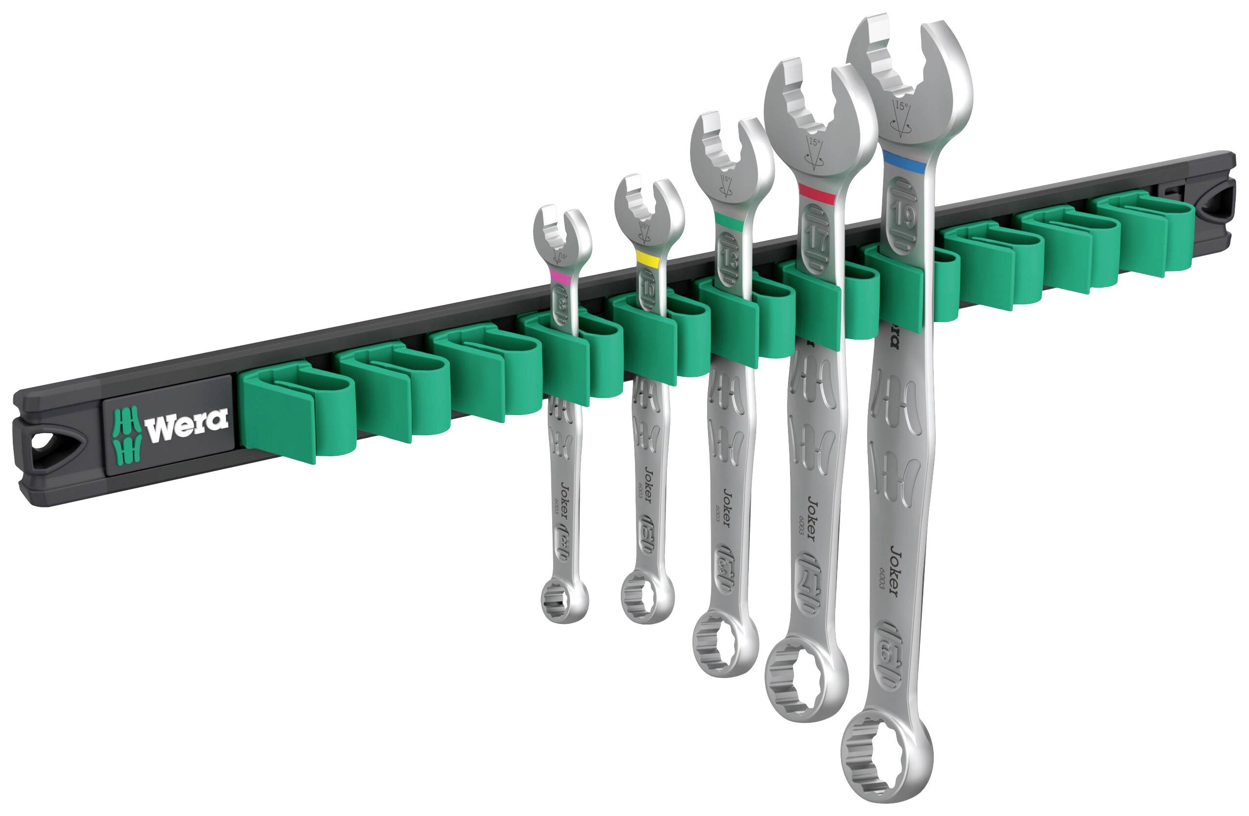 Jeu de clés à fourche Wera fixé sur un support, comprenant plusieurs clés de différentes tailles. Support de couleur verte.