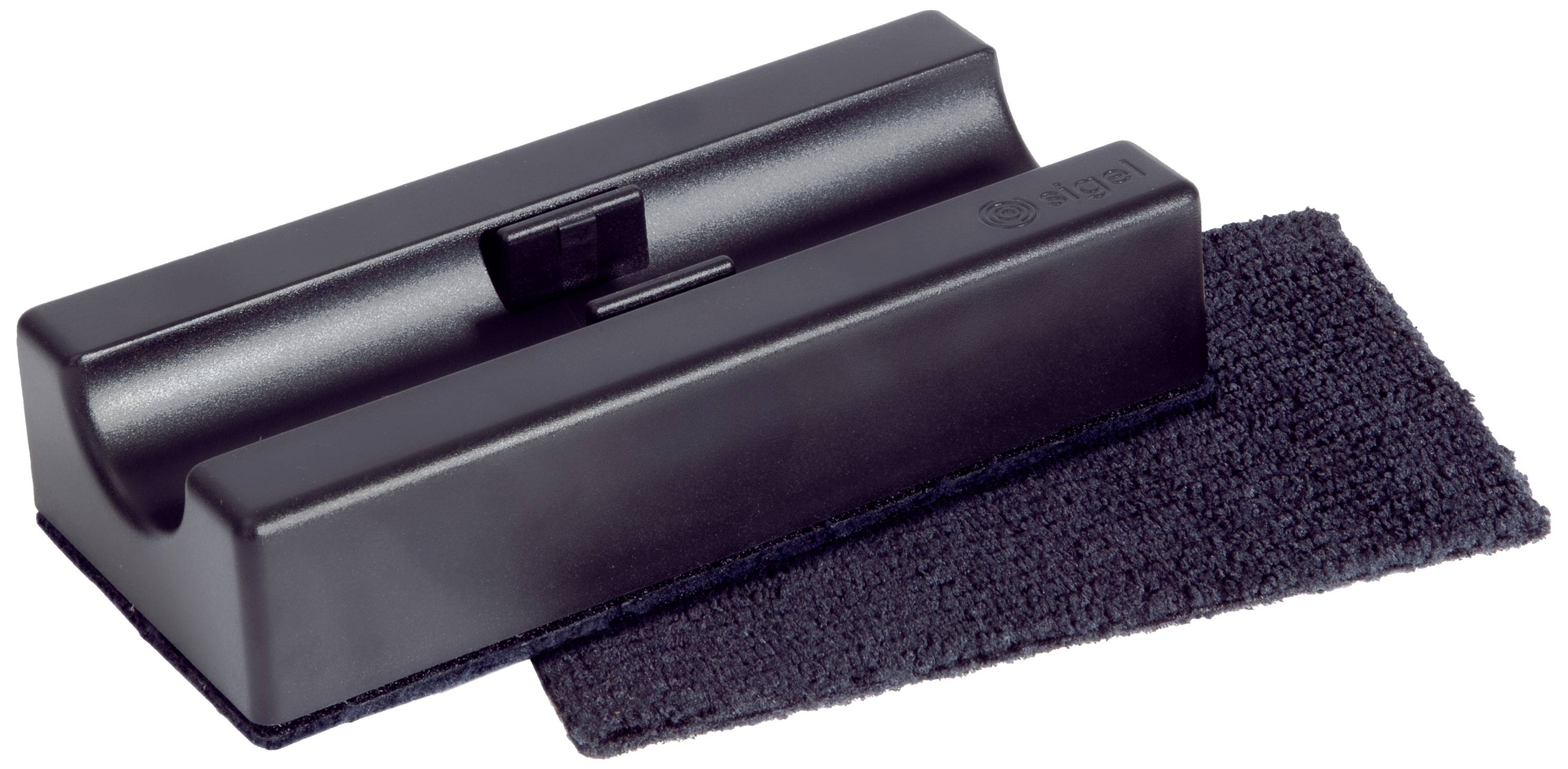 Commutateur en plastique noir avec pavé rectangulaire coulissant, probablement un accessoire pour le nettoyage ou l'entretien.