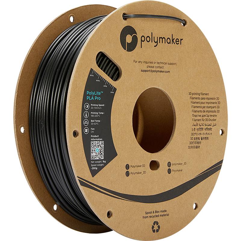 Un rouleau de filament PLA Pro noir de Polymaker sur une bobine en carton, utilisant des matériaux recyclés.