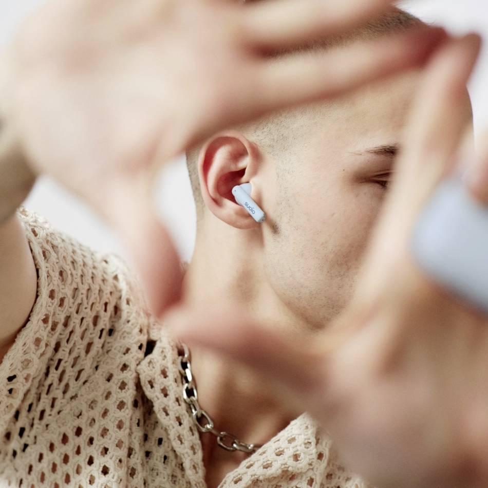 Sudio A1 Oreillette Bluetooth Stereo bleu micro-casque, boîtier de charge, commande tactile