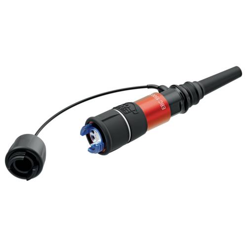 Un connecteur à fibre optique noir et rouge avec un capuchon de protection amovible et une connexion de fibre saillante bleue.