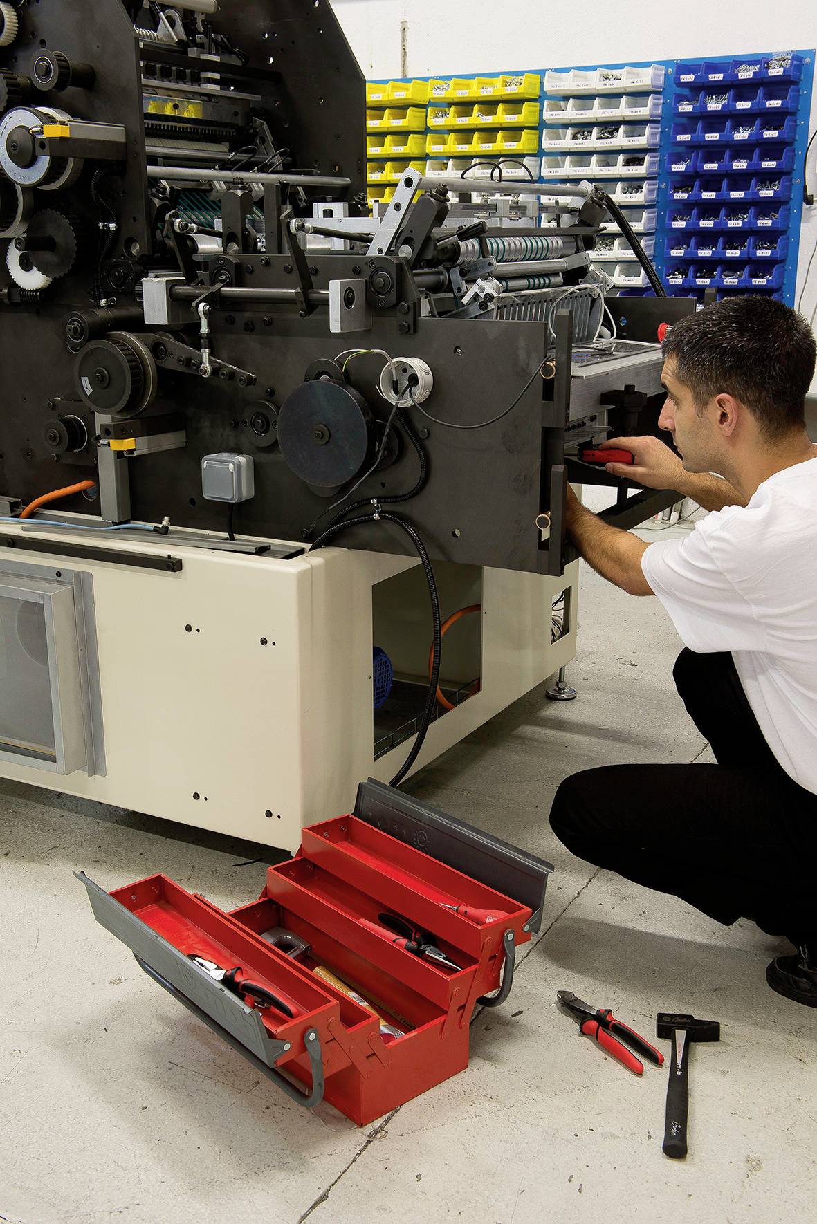 MOB 9501000001 BI-COLOR Boîte à outils vide rouge