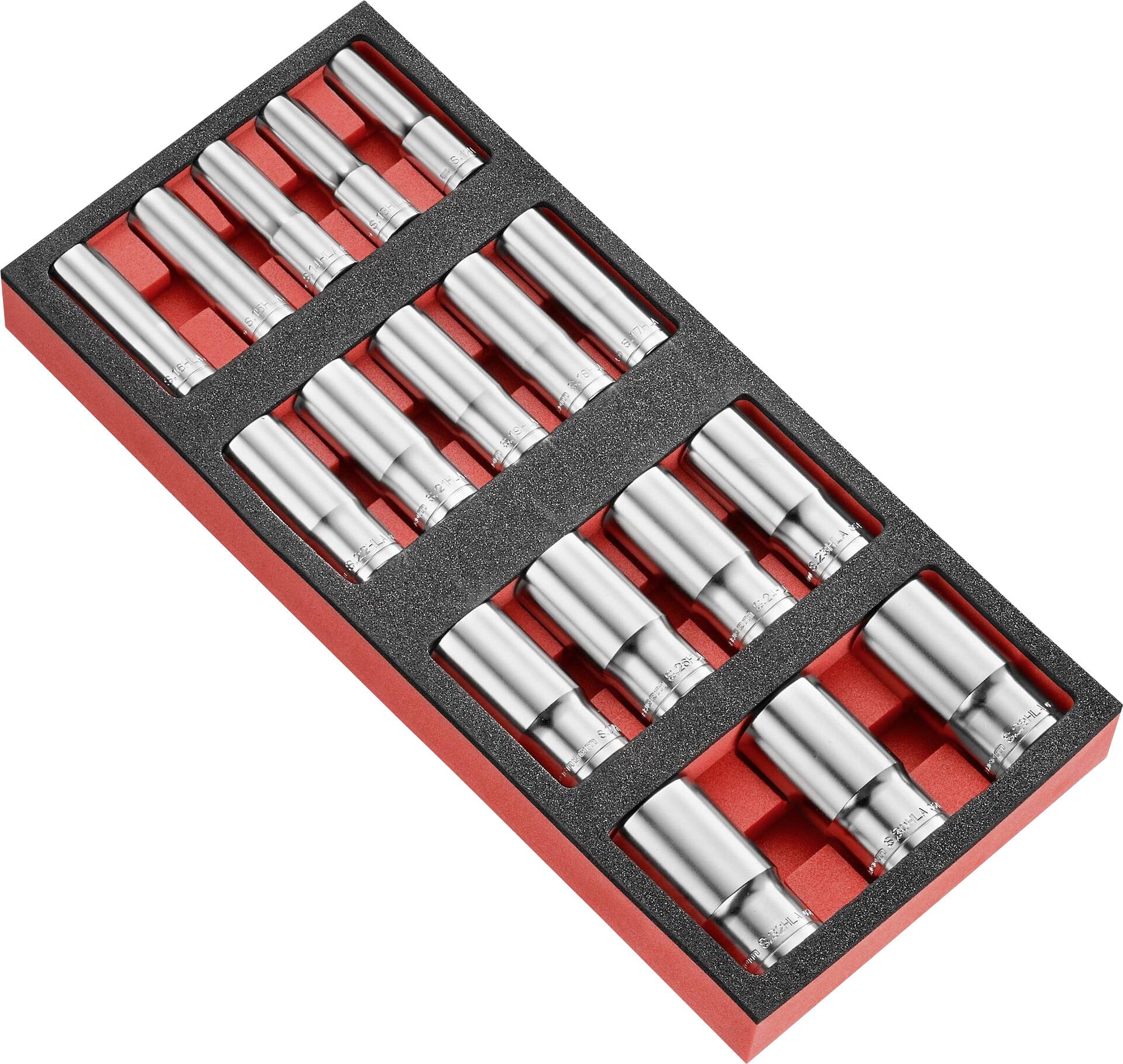 Un ensemble de douilles dans un support rouge avec un insert noir. Les douilles sont en métal et disposées en quatre rangées.