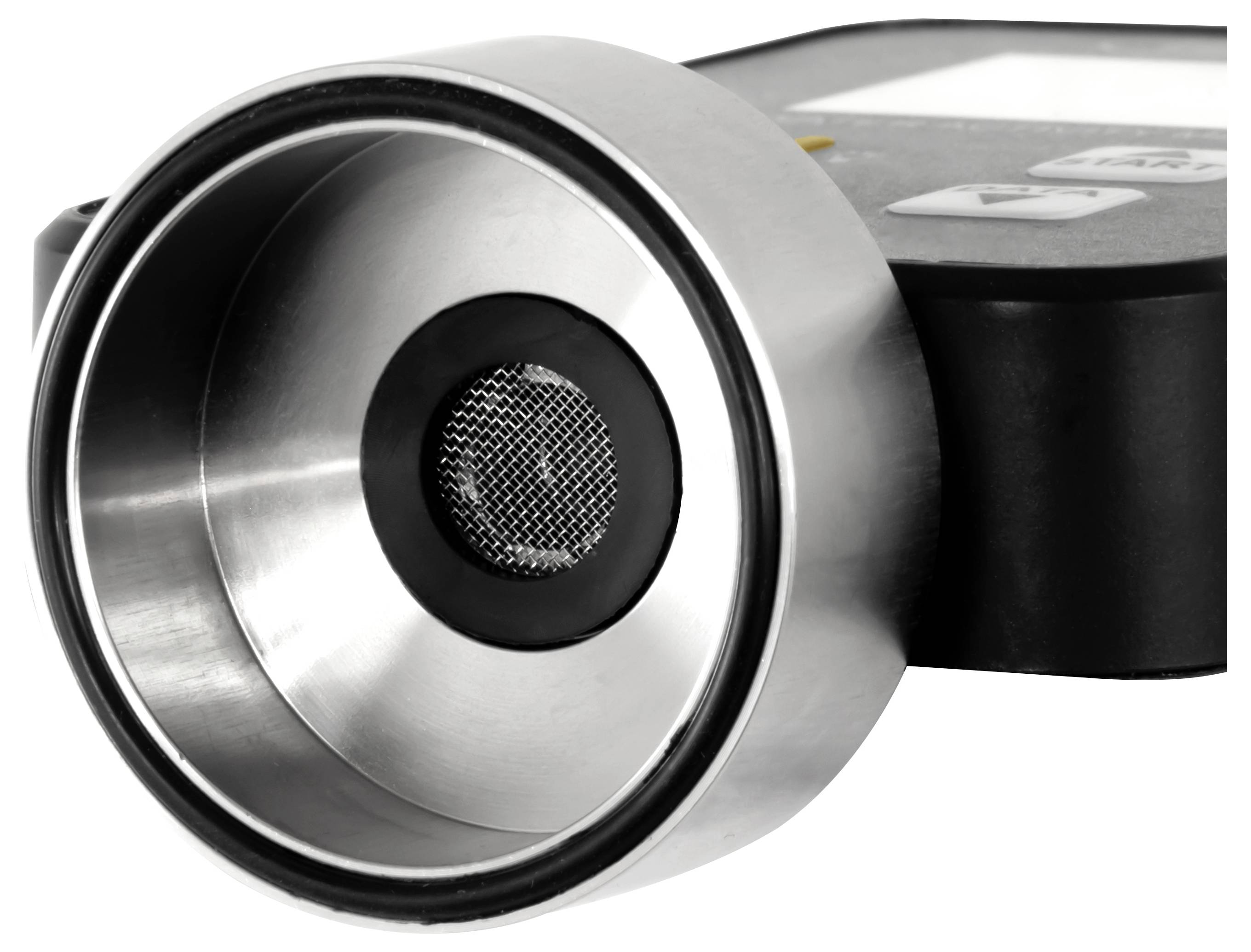 Gros plan d'un haut-parleur en métal argenté ou d'un pilote audio avec une grille de protection centrale en treillis sur une base rectangulaire noire, présenté sur un fond blanc.