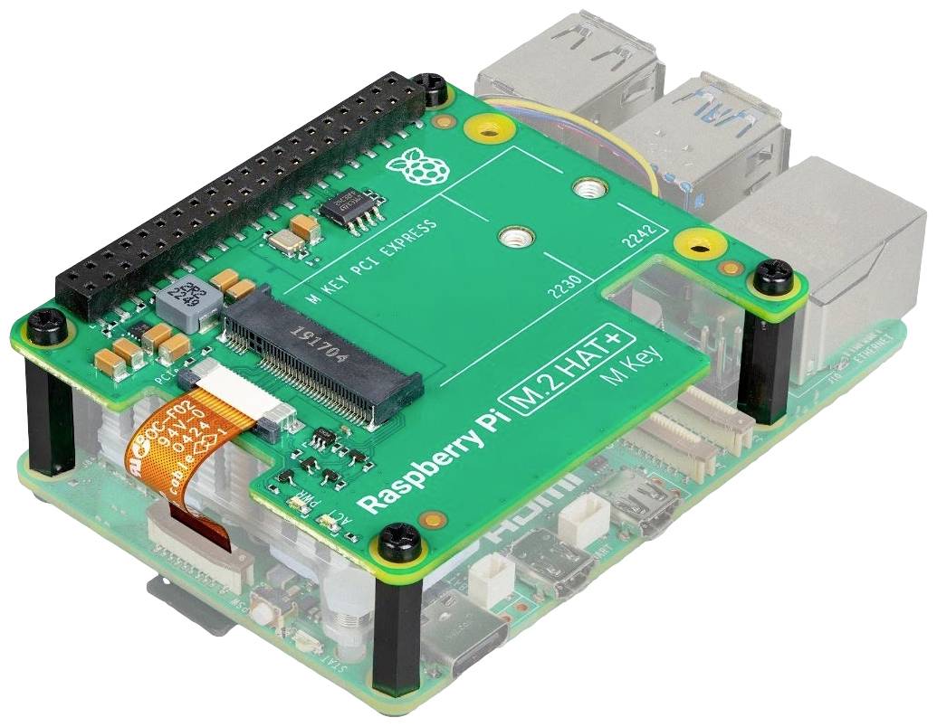 Un Raspberry Pi avec une carte d'extension verte branchée et des connexions visibles. Principalement utilisé pour des projets techniques.