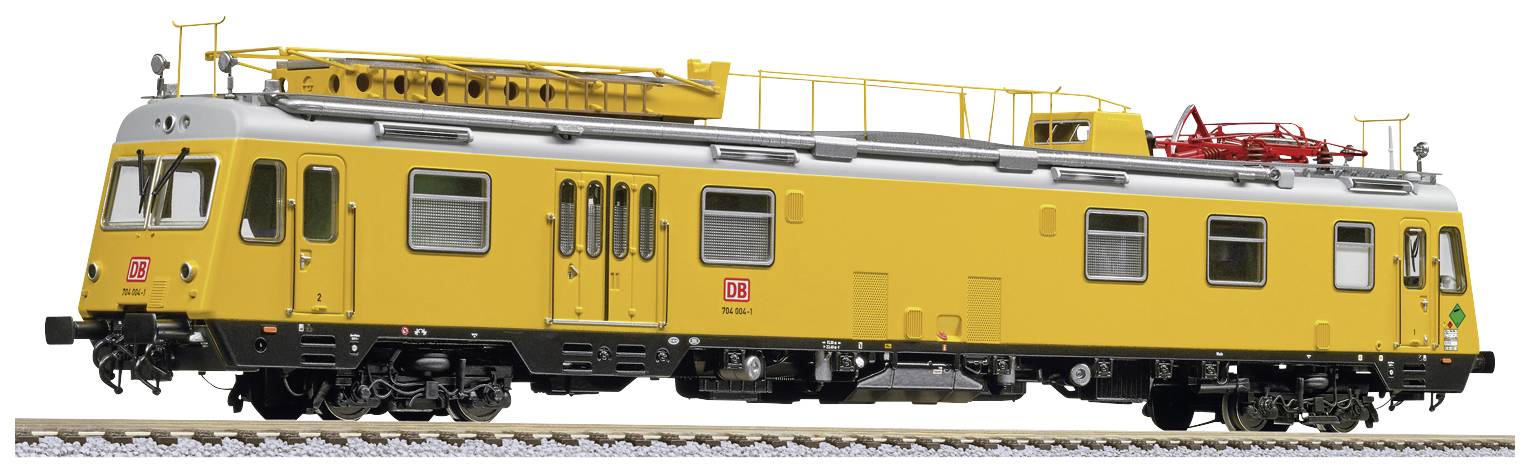 Wagon jaune de véhicule ferroviaire avec le logo DB sur une voie, construction de toit détaillée et équipement d'infrastructure ferroviaire.