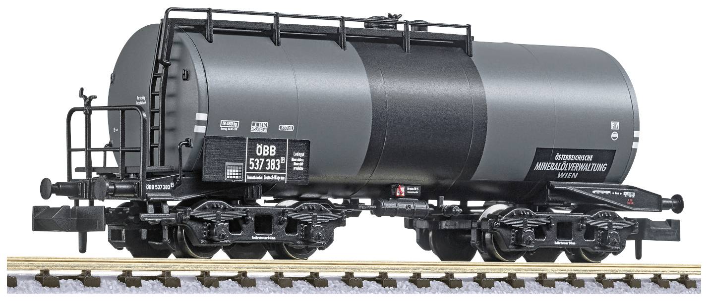 Un wagon-citerne noir sur des rails, portant l'inscription 'Reinigung DB'. Des tampons et des échelles détaillés sont visibles.