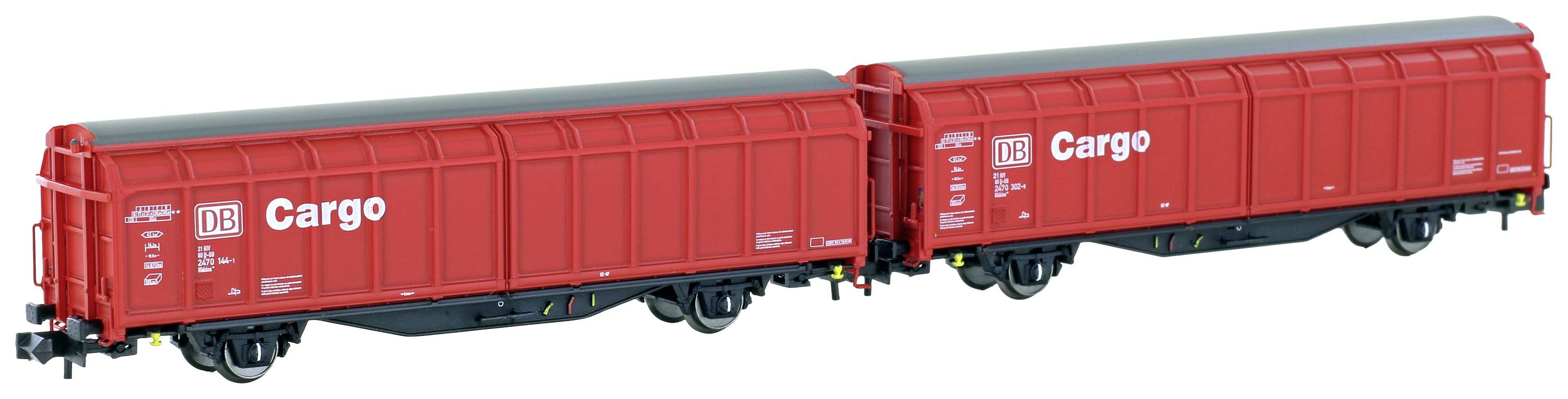 Deux wagons de marchandises rouges portant l'inscription 'DB Cargo', accouplés bout à bout. Ils sont positionnés sur des rails et présentent les caractéristiques typiques des trains de fret.