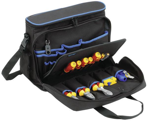 Trousse à outils avec compartiment ouvert montrant divers tournevis isolés, pinces et un mètre ruban. Poches latérales et intérieures.